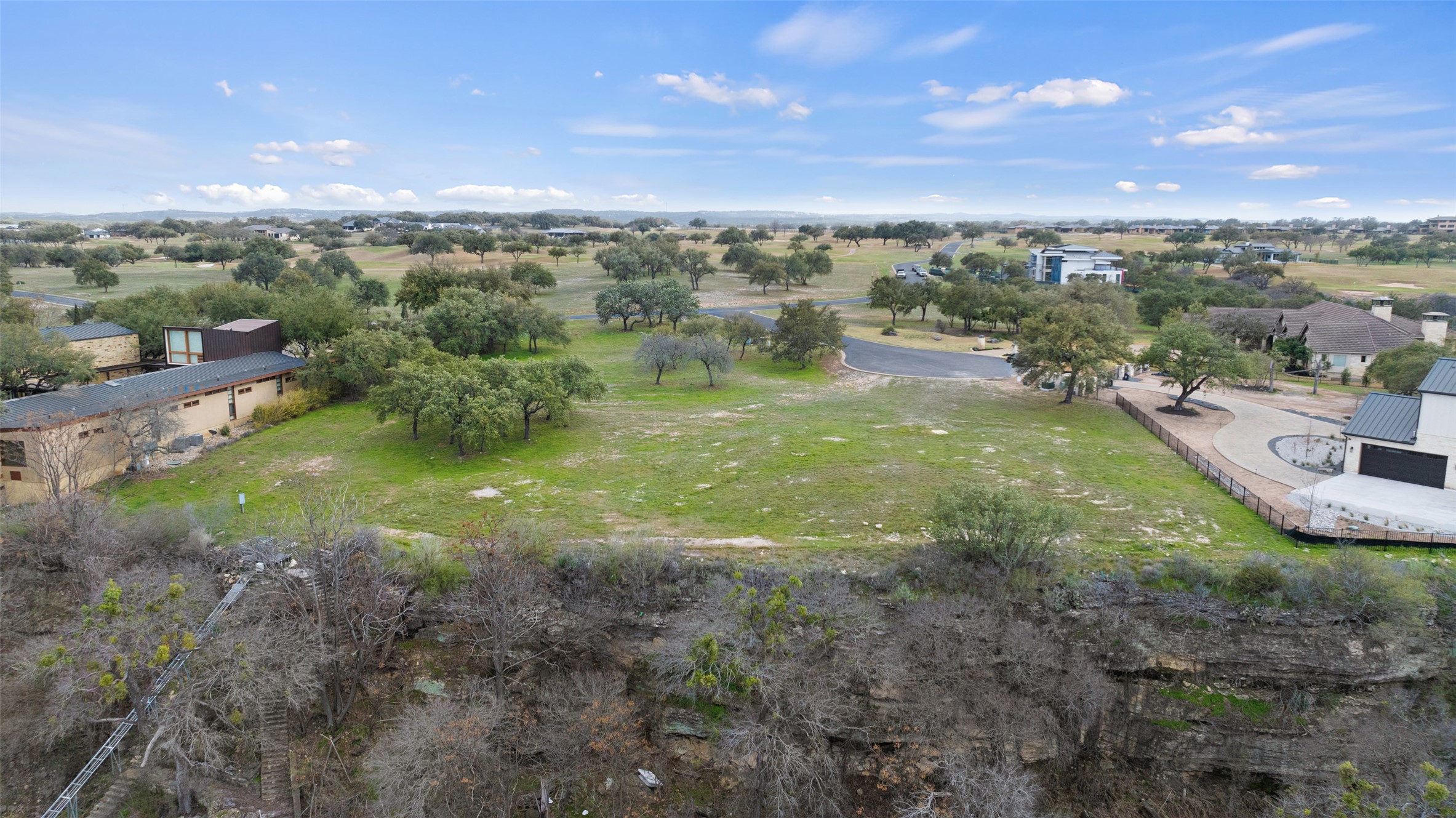 main property photo 17