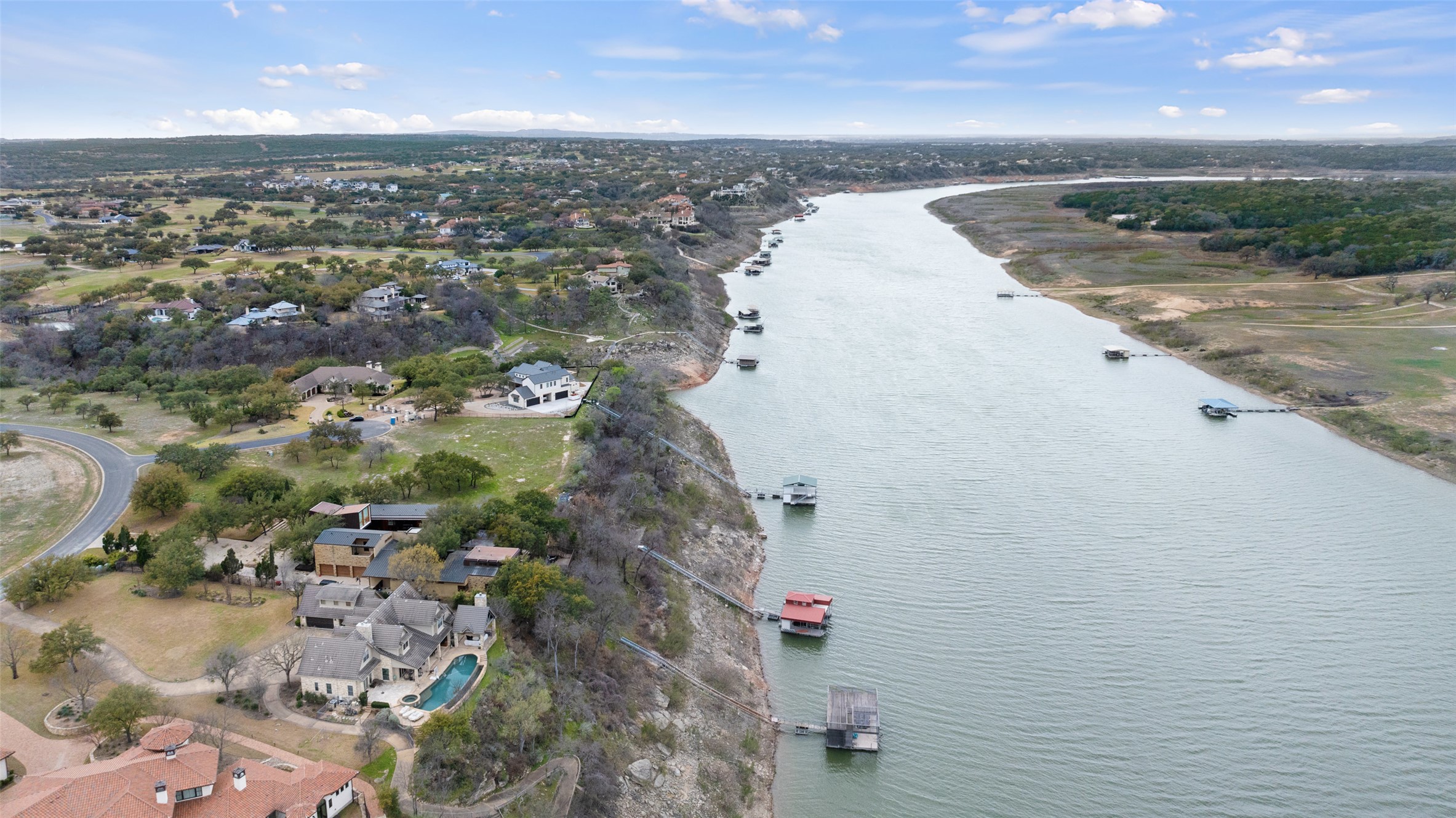 main property photo 25