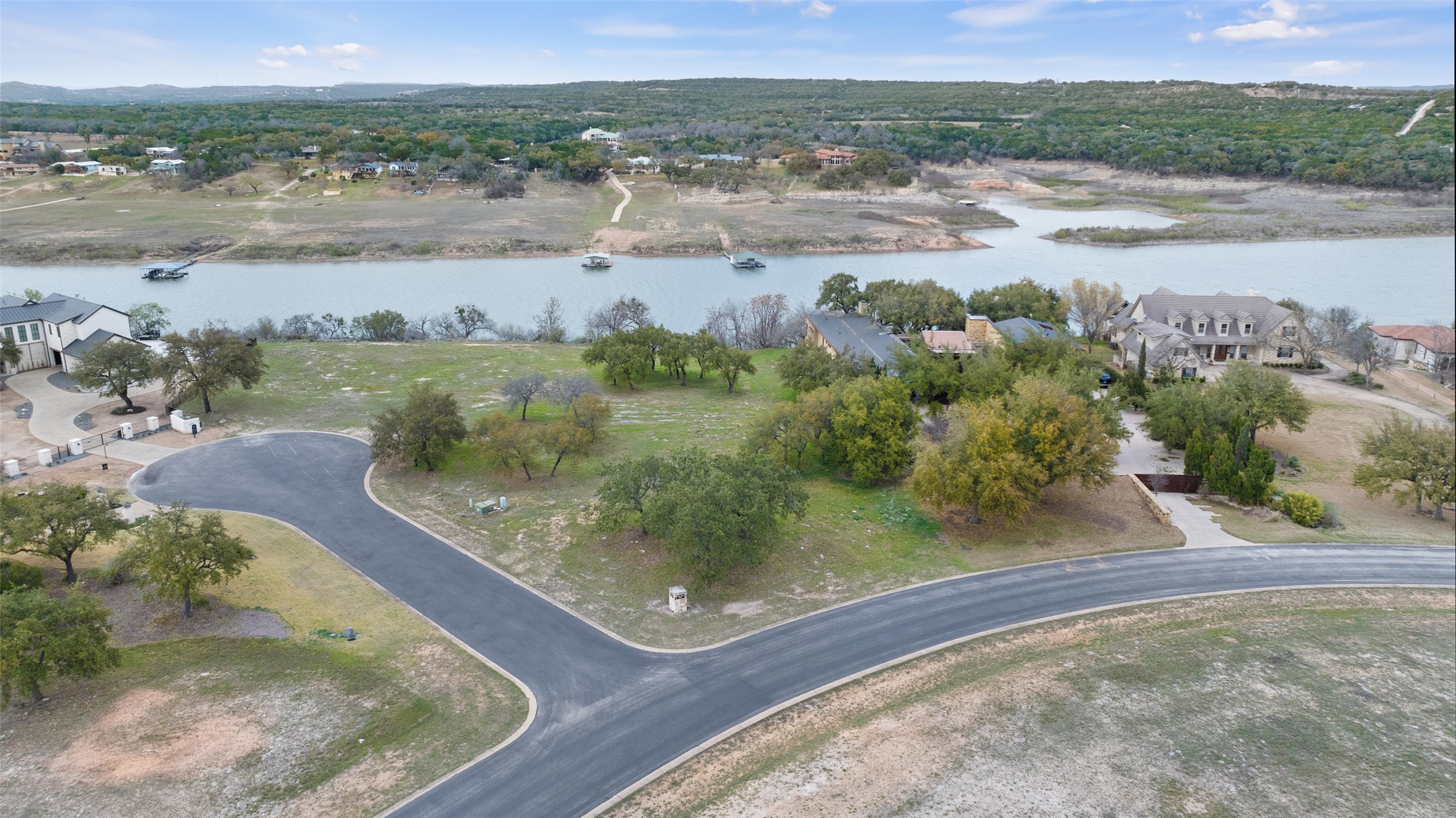 main property photo 31