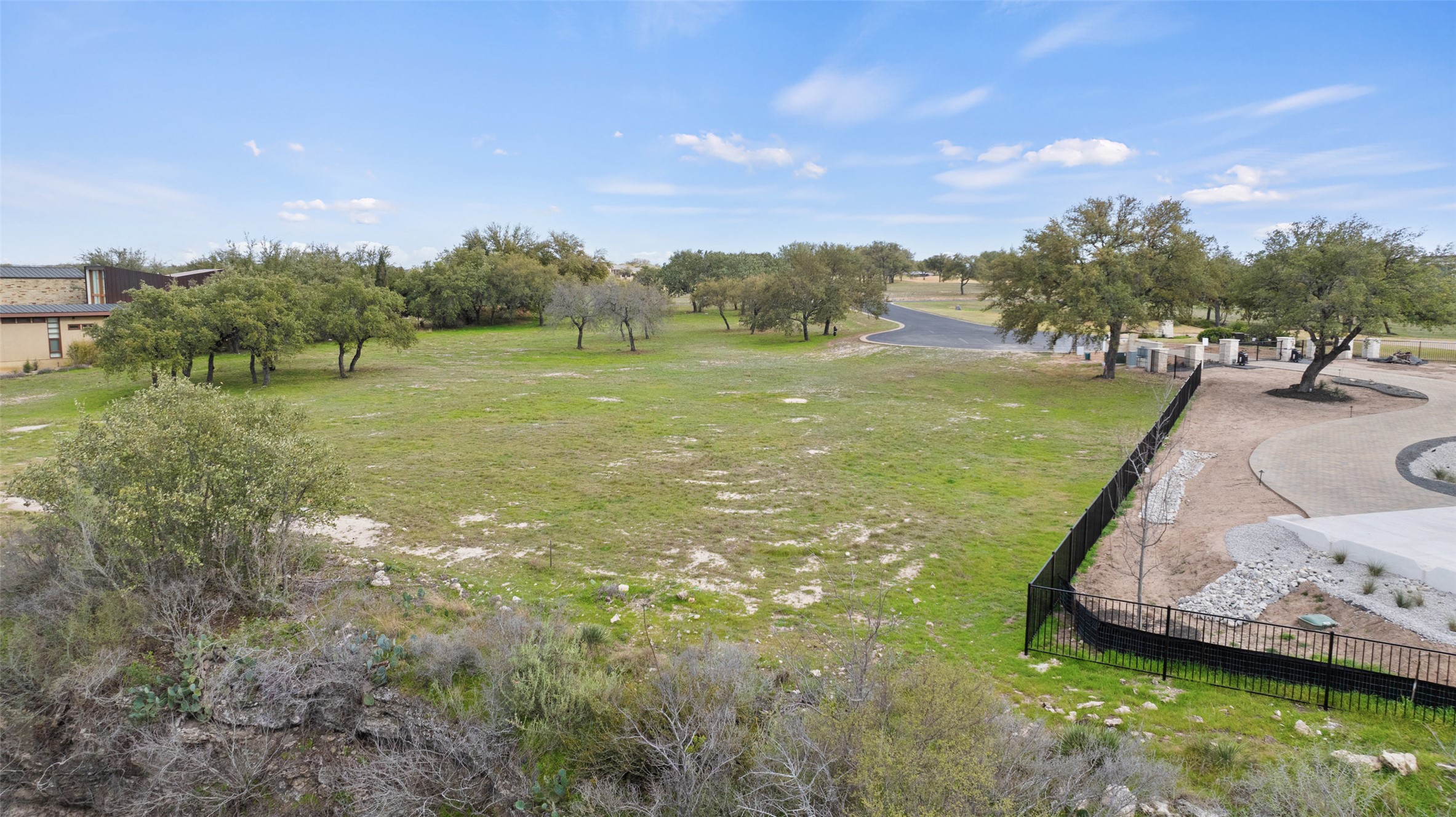 main property photo 8