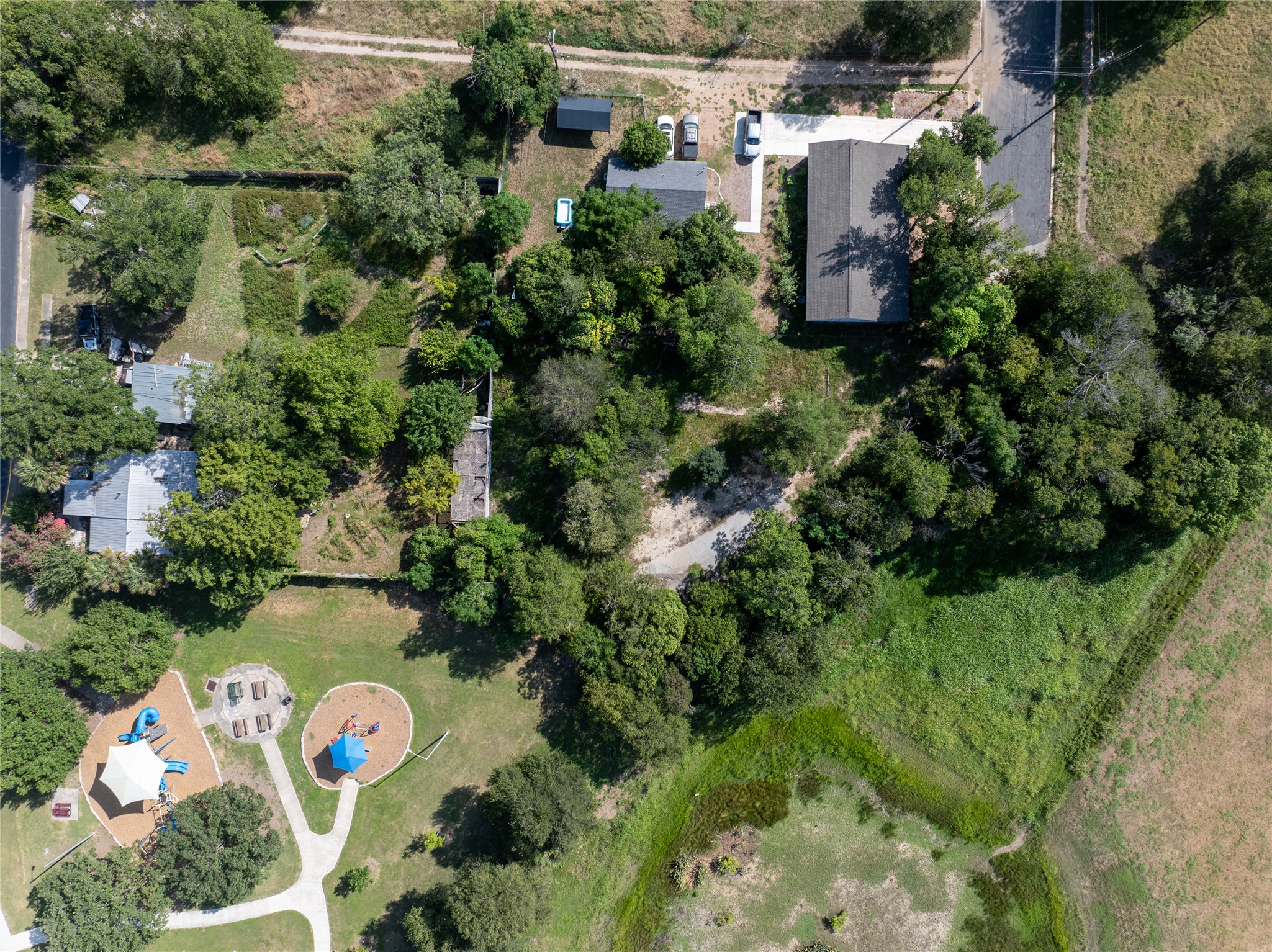 main property photo 10