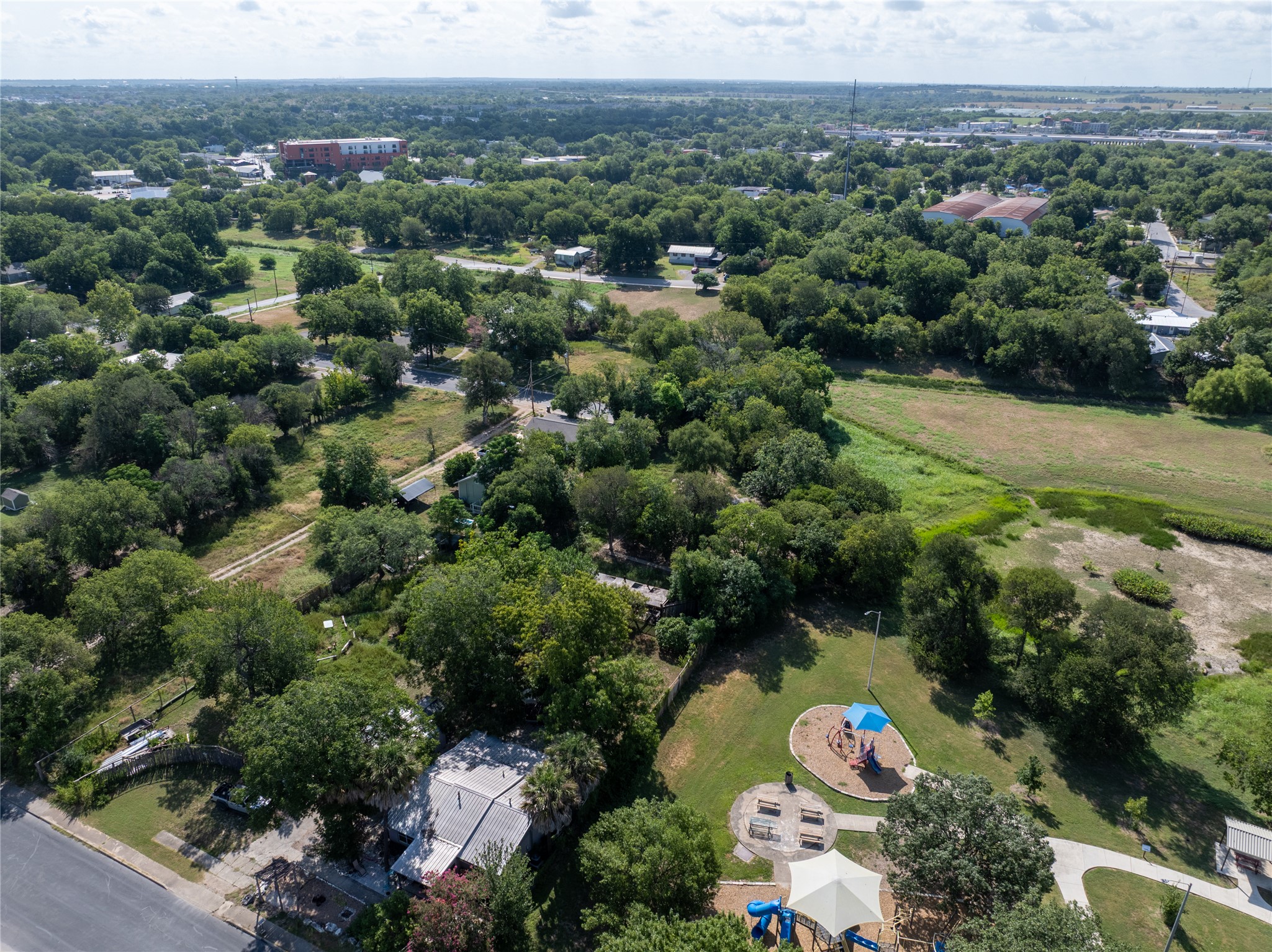 main property photo 13