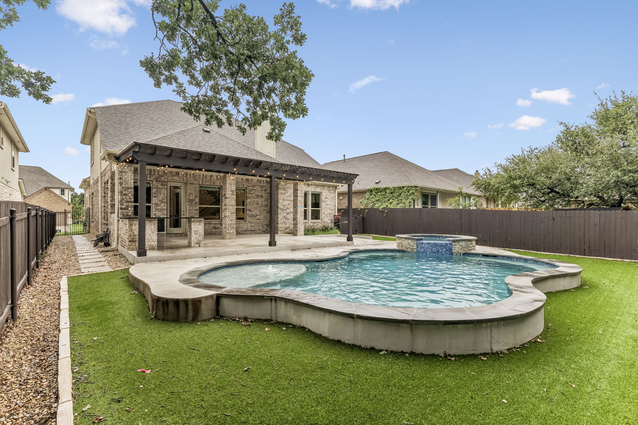 main property photo 29