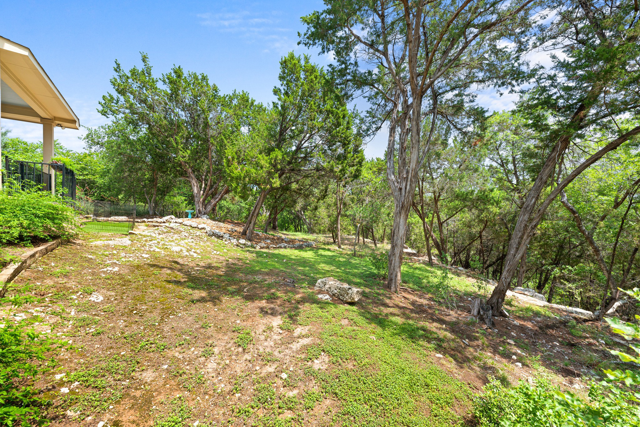 main property photo 31