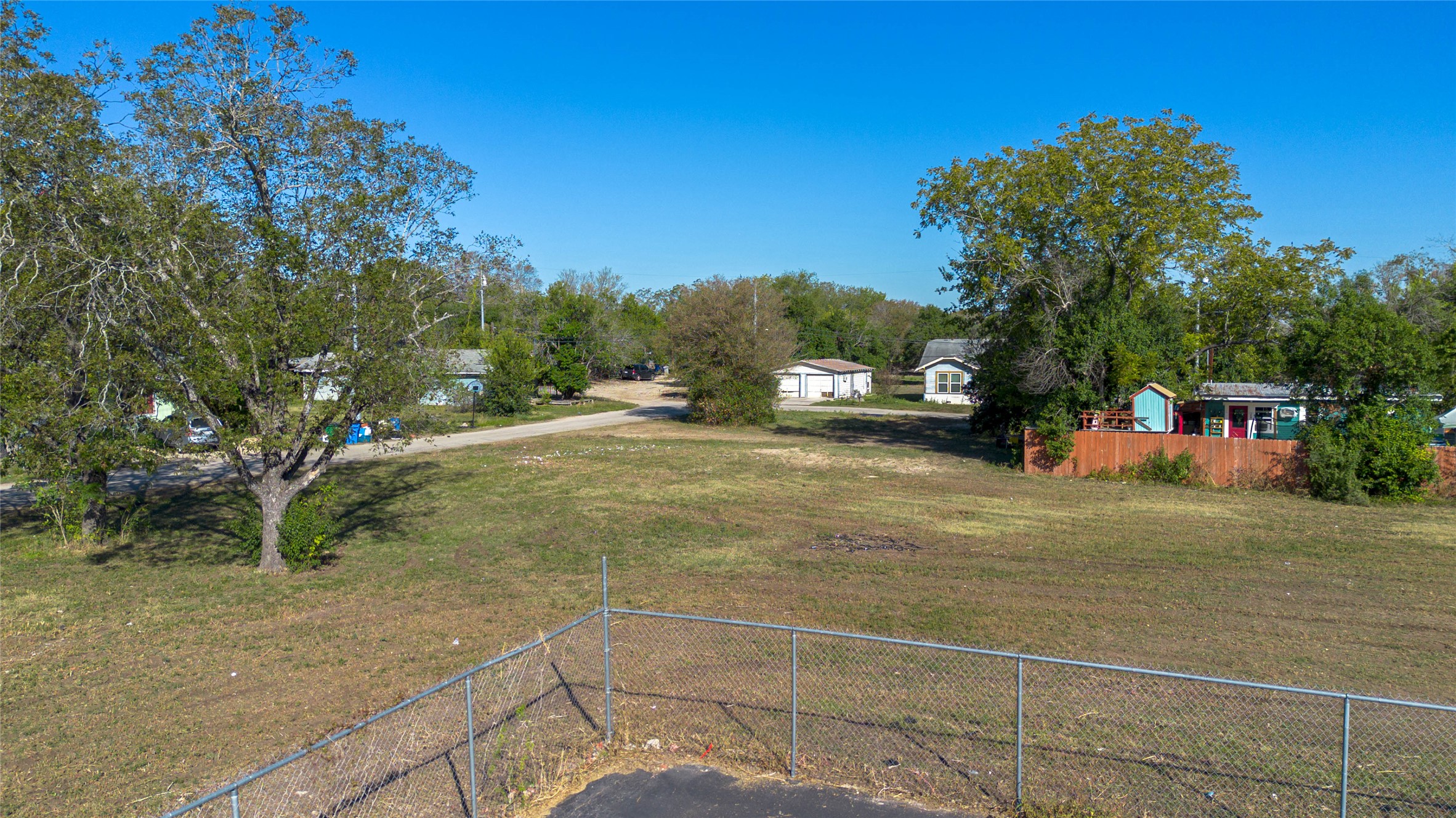 main property photo 16