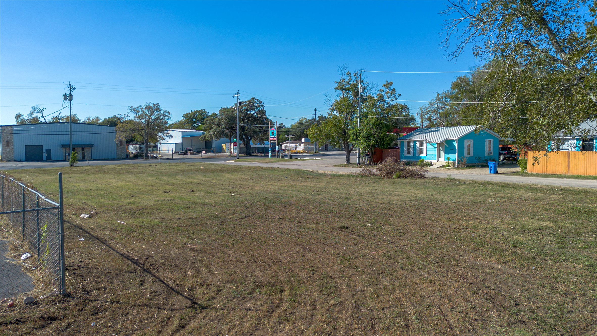 main property photo 23