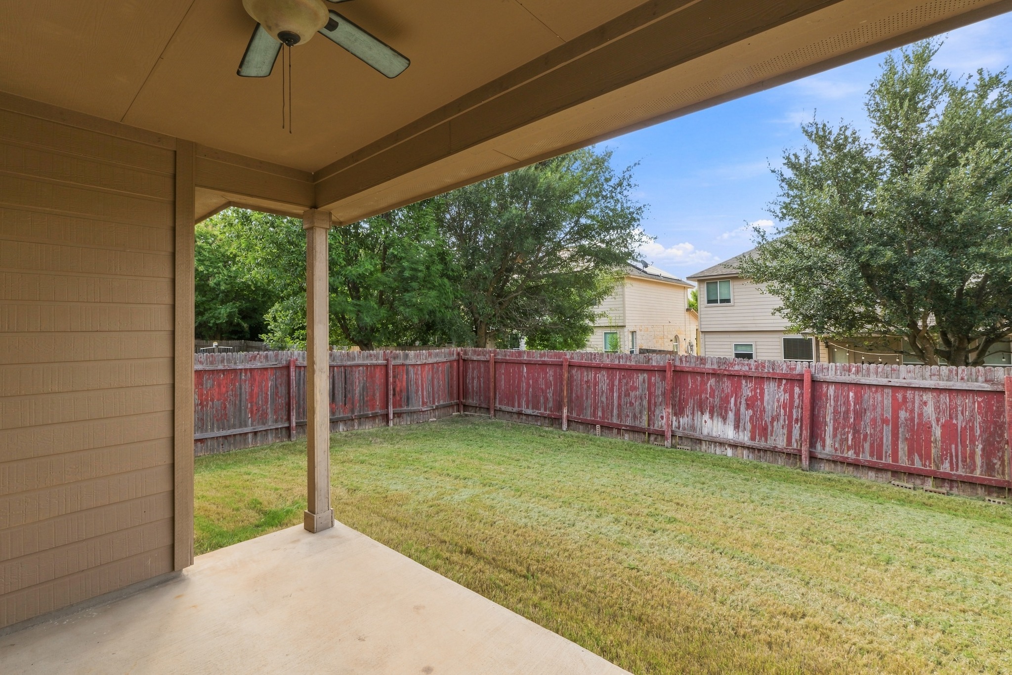 main property photo 28