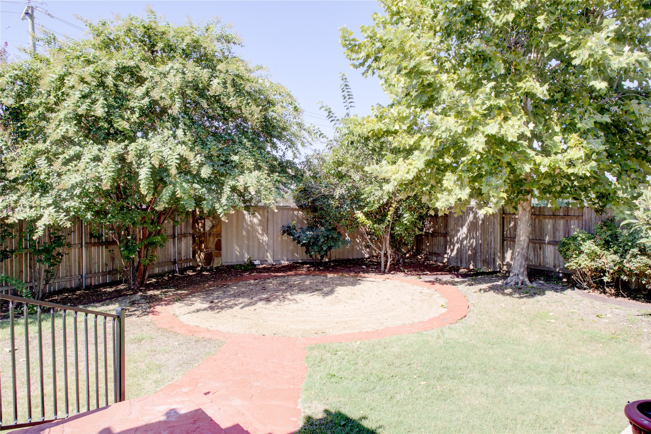 main property photo 27