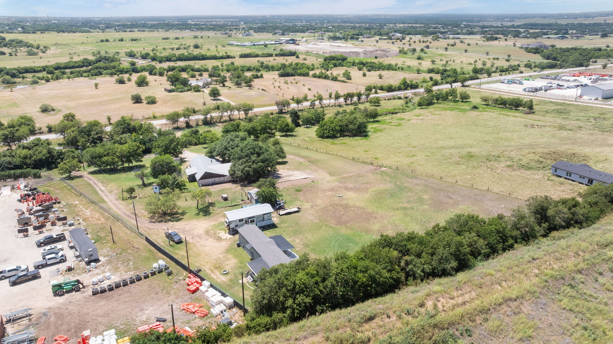 main property photo 23