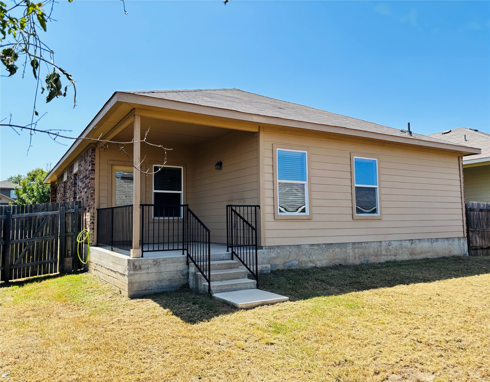main property photo 12