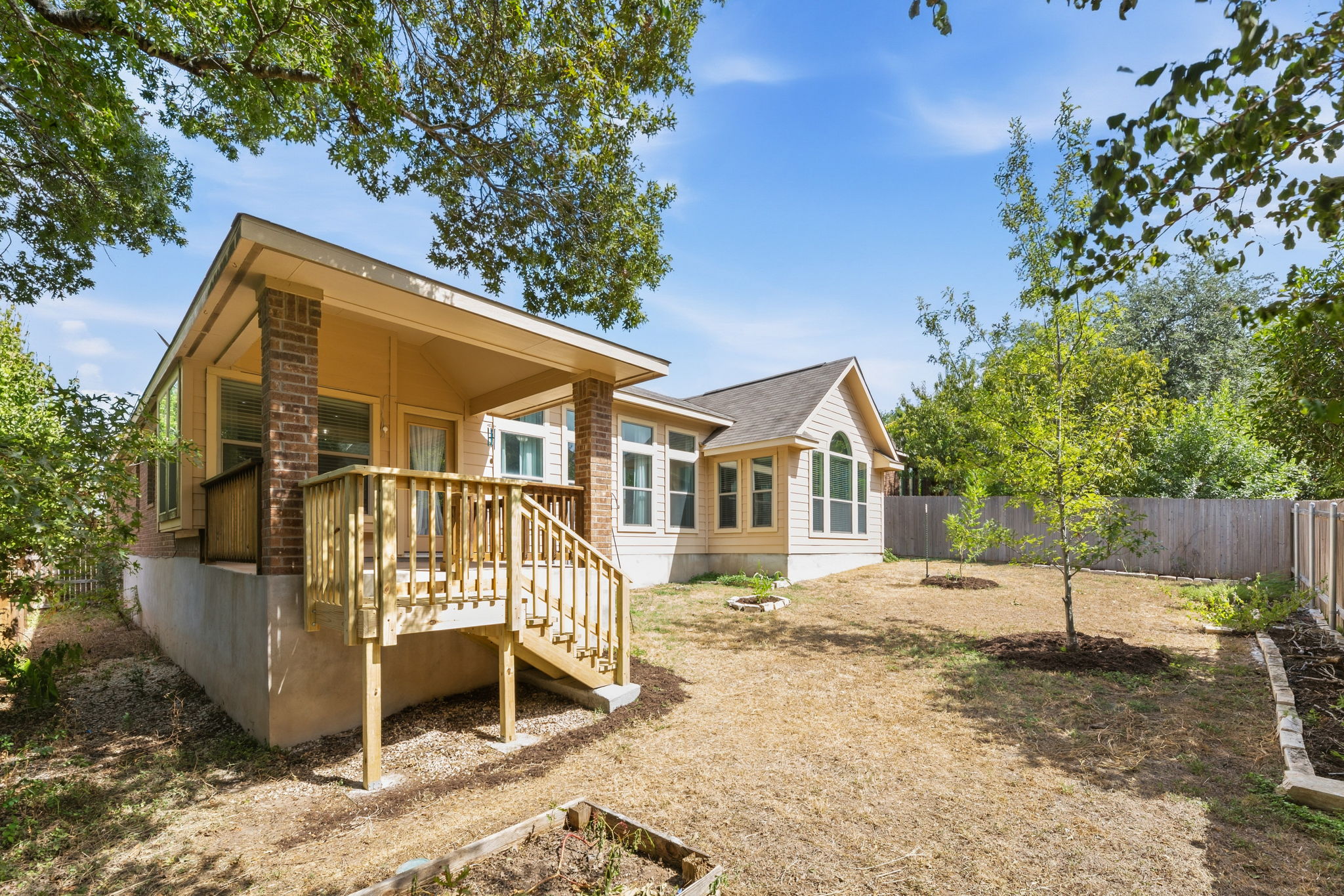 main property photo 24