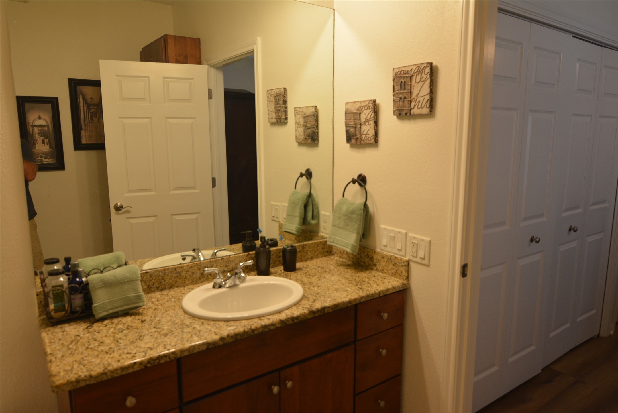 main property photo 12