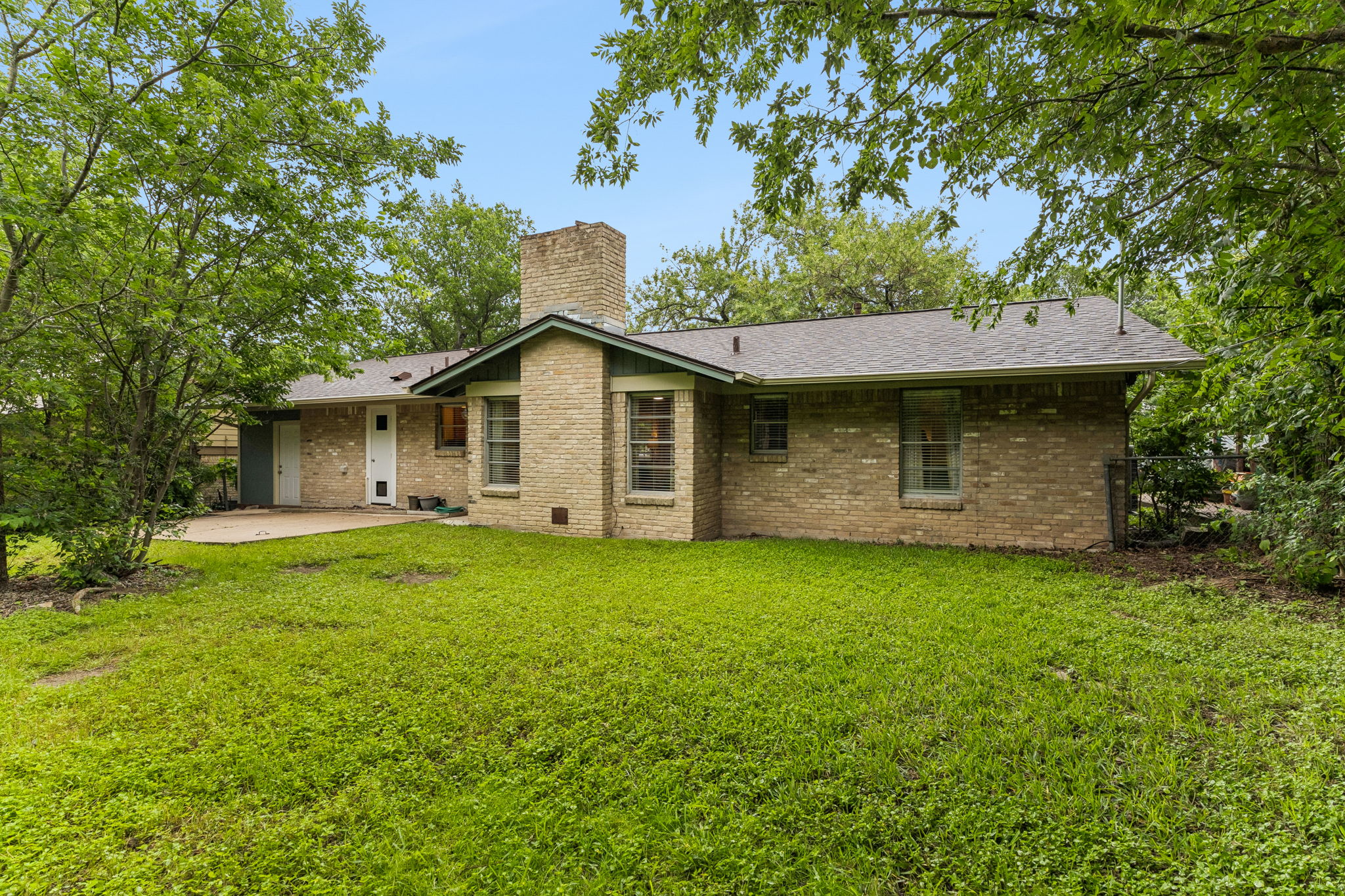 main property photo 12