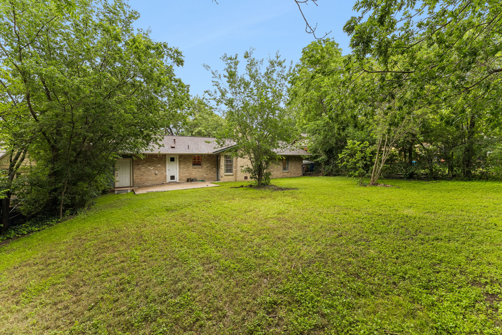 main property photo 13