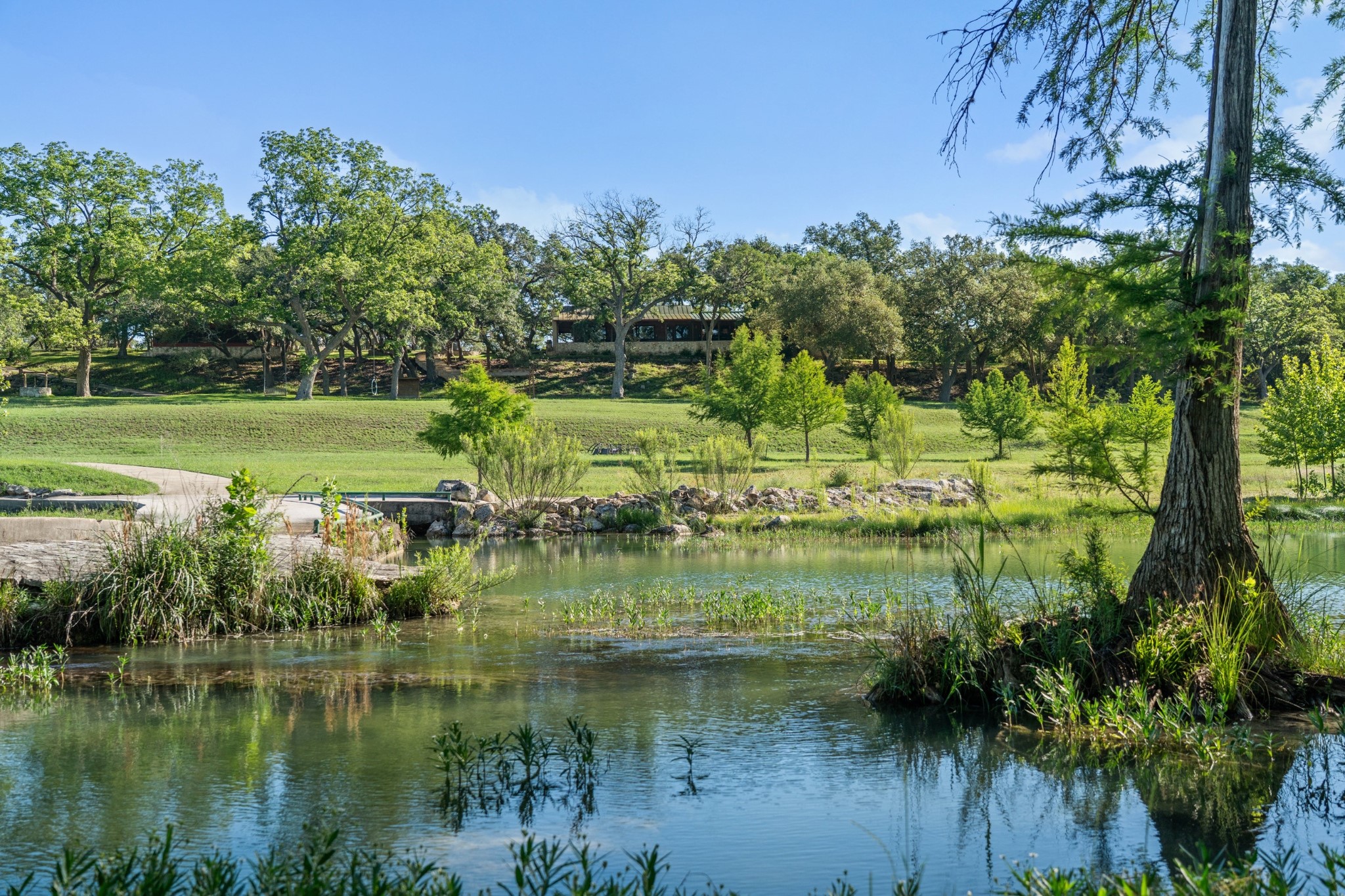main property photo 18