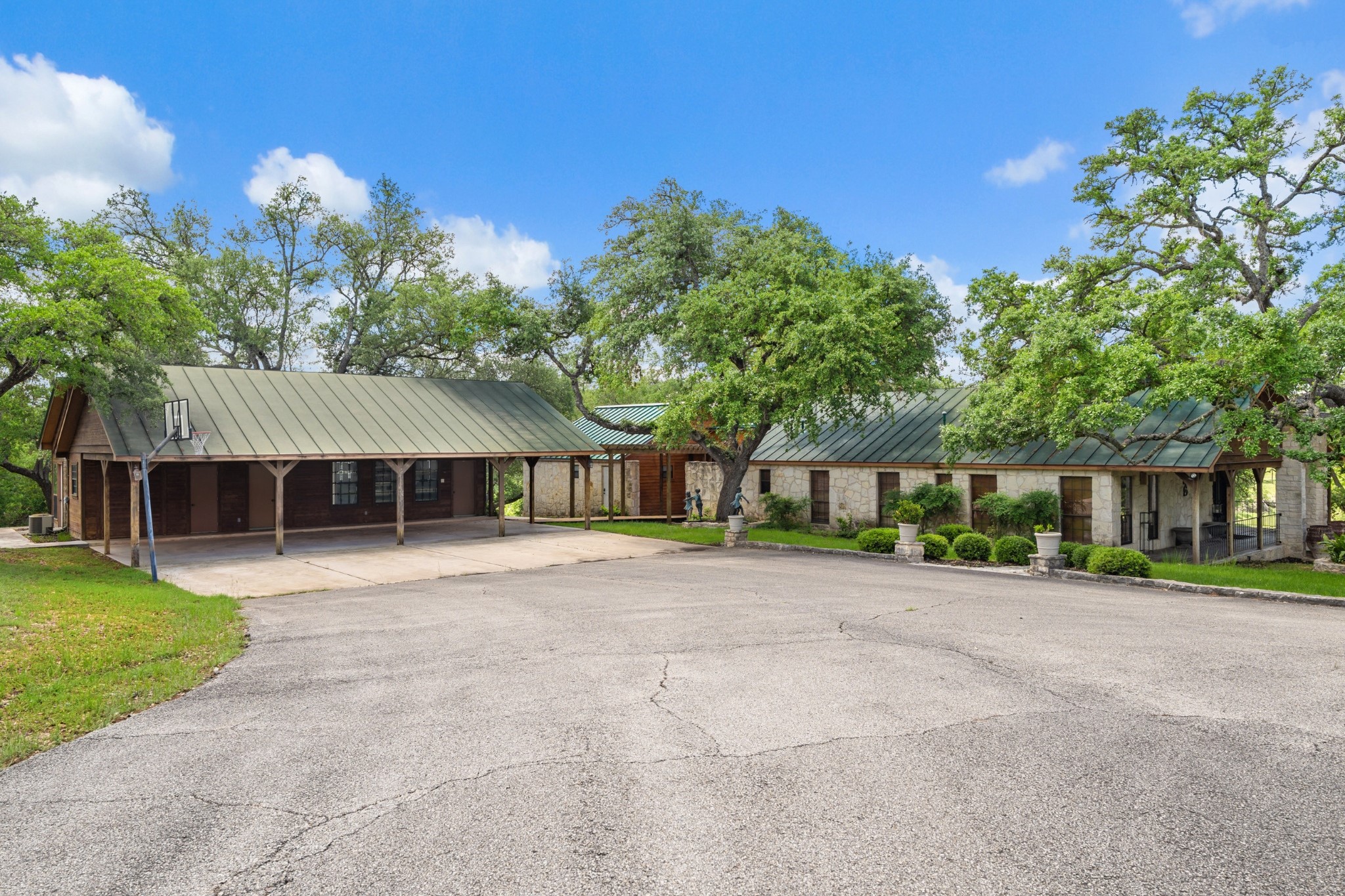 main property photo 25