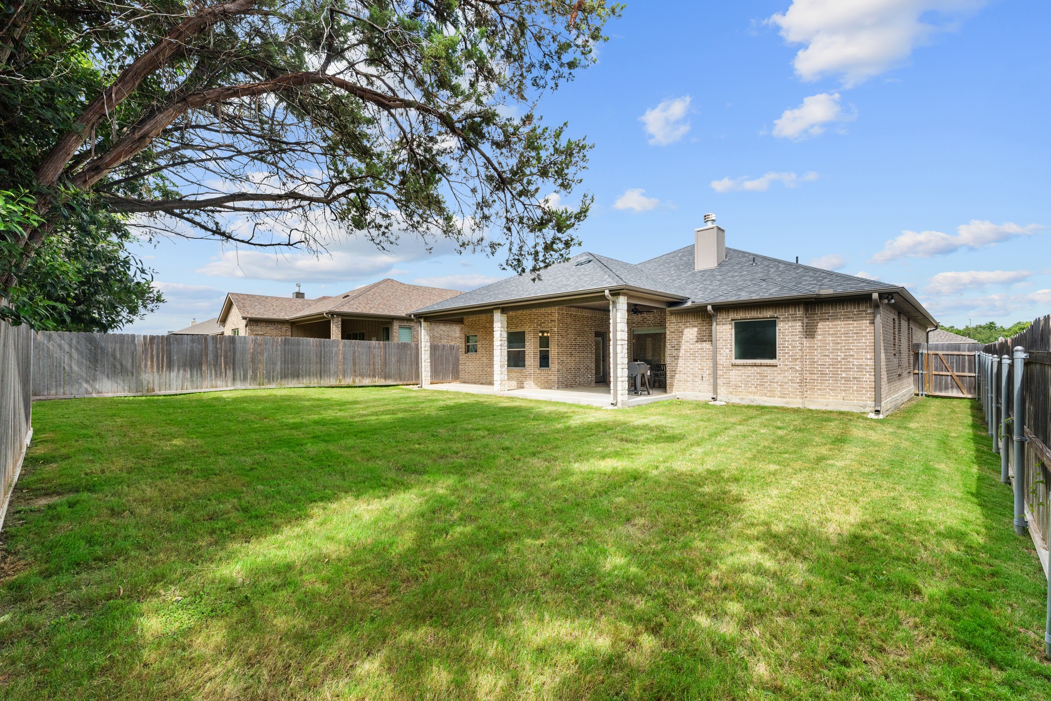 main property photo 23