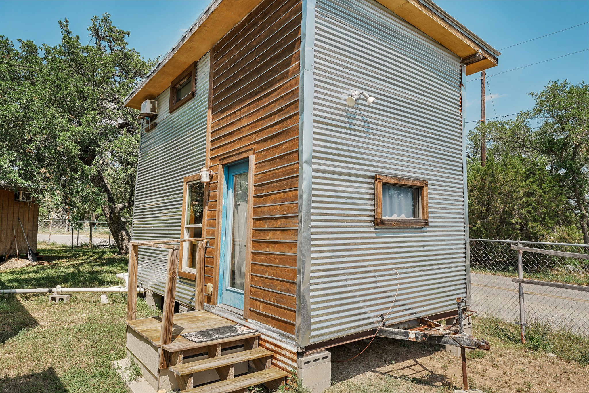 main property photo 14