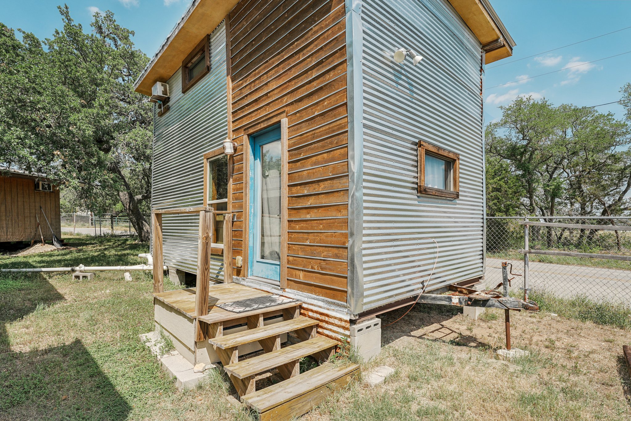 main property photo 19
