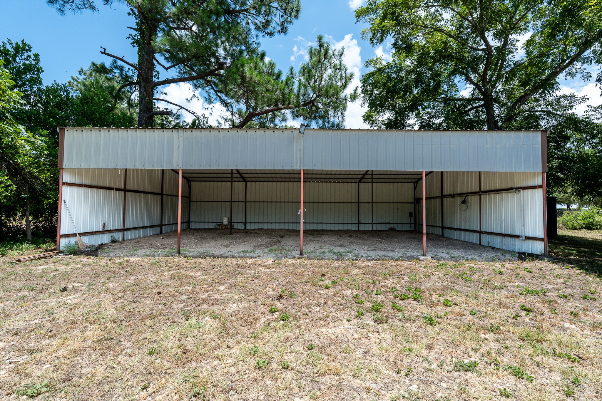 main property photo 22