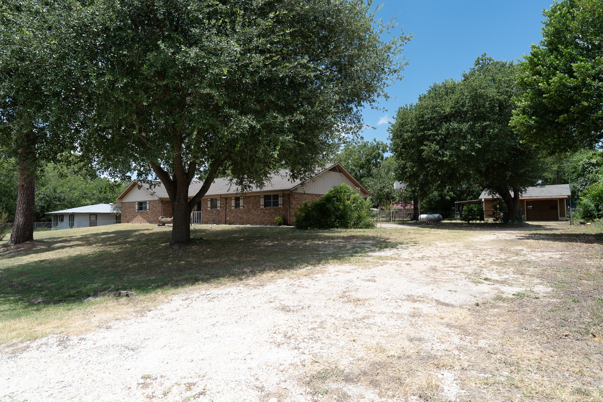 main property photo 25