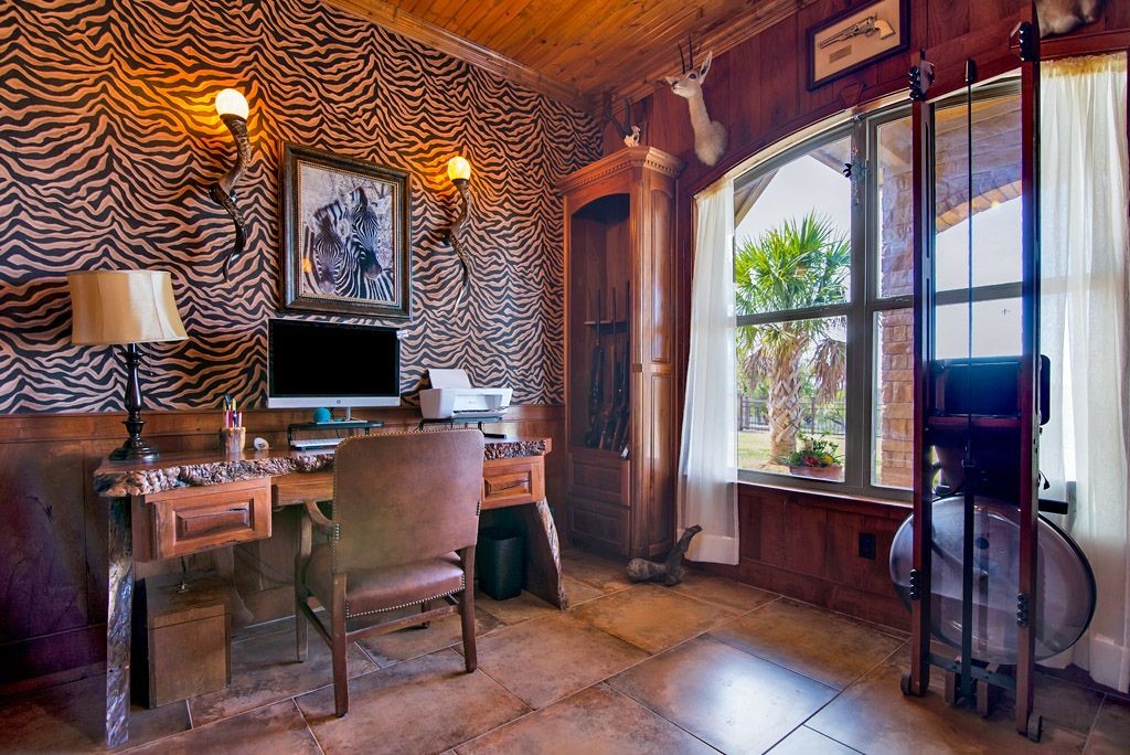 main property photo 13