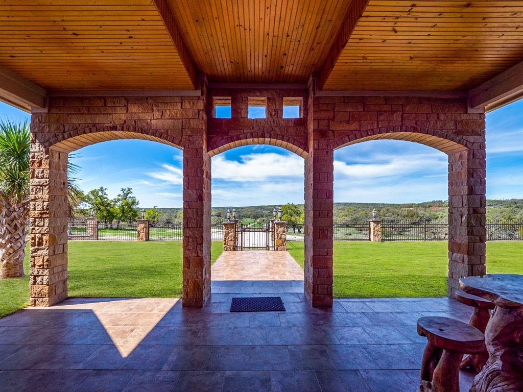 main property photo 5