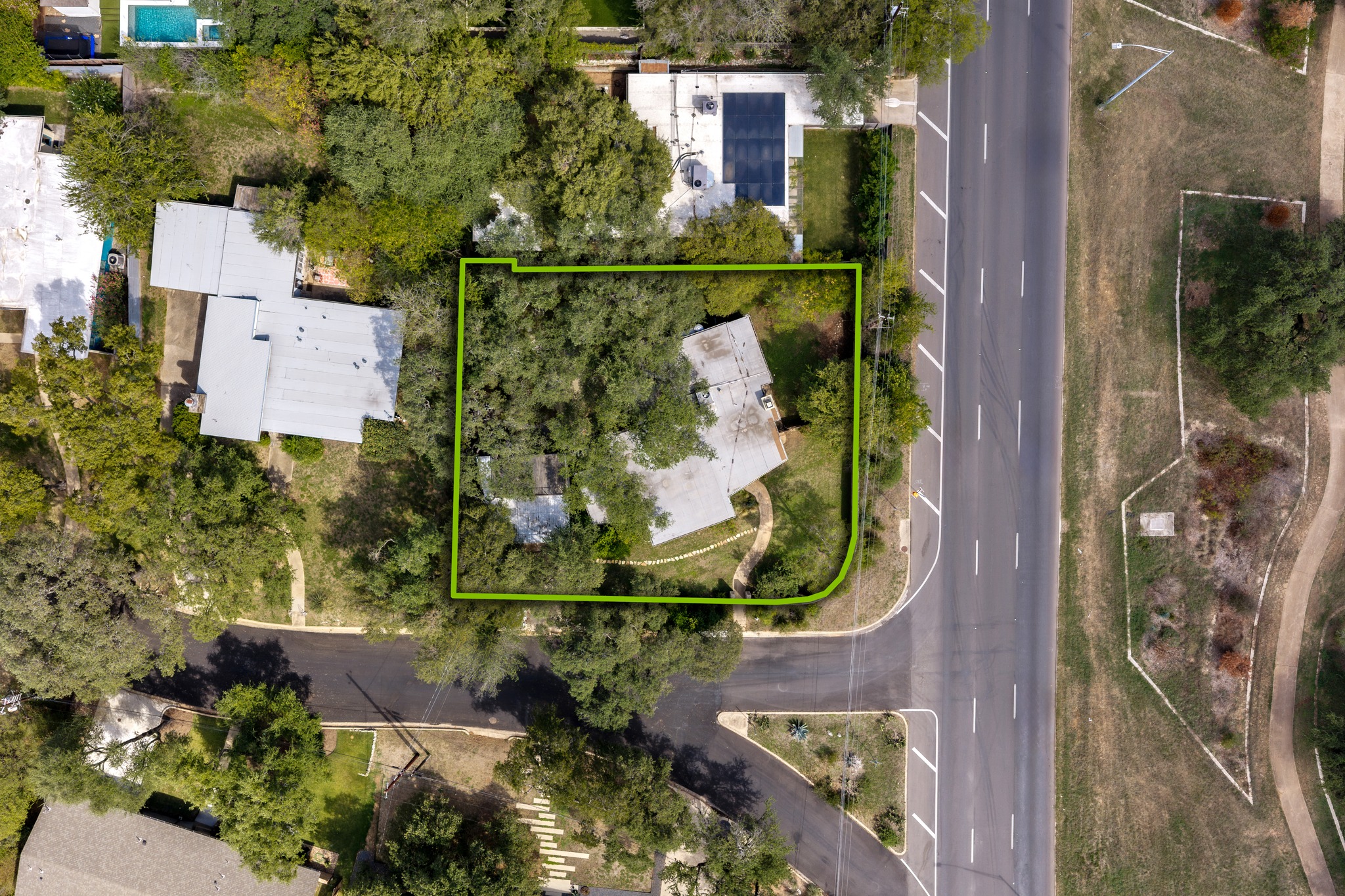 main property photo 30