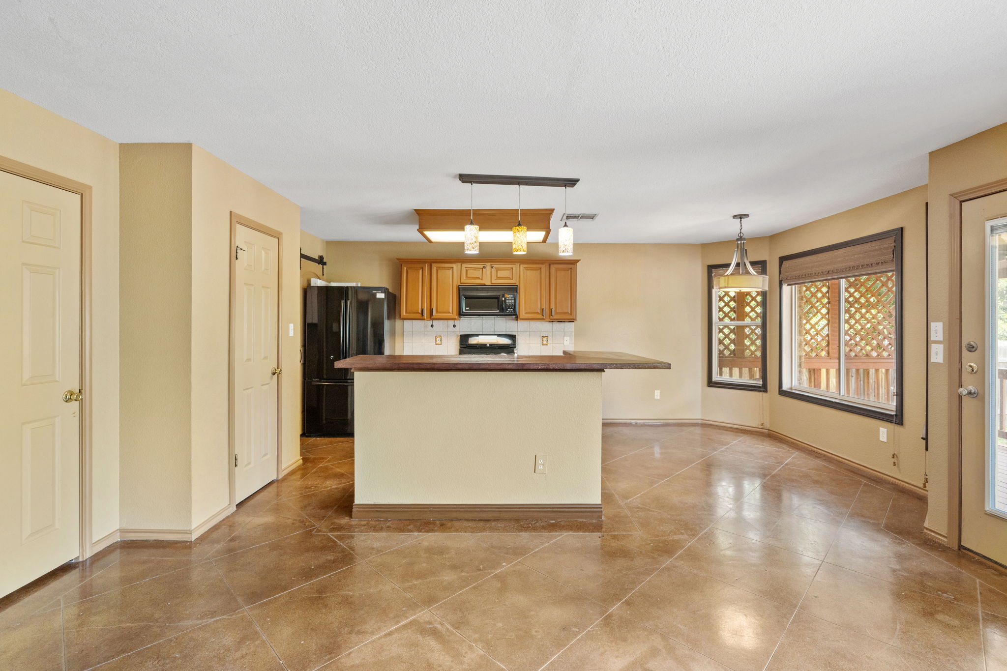 main property photo 9
