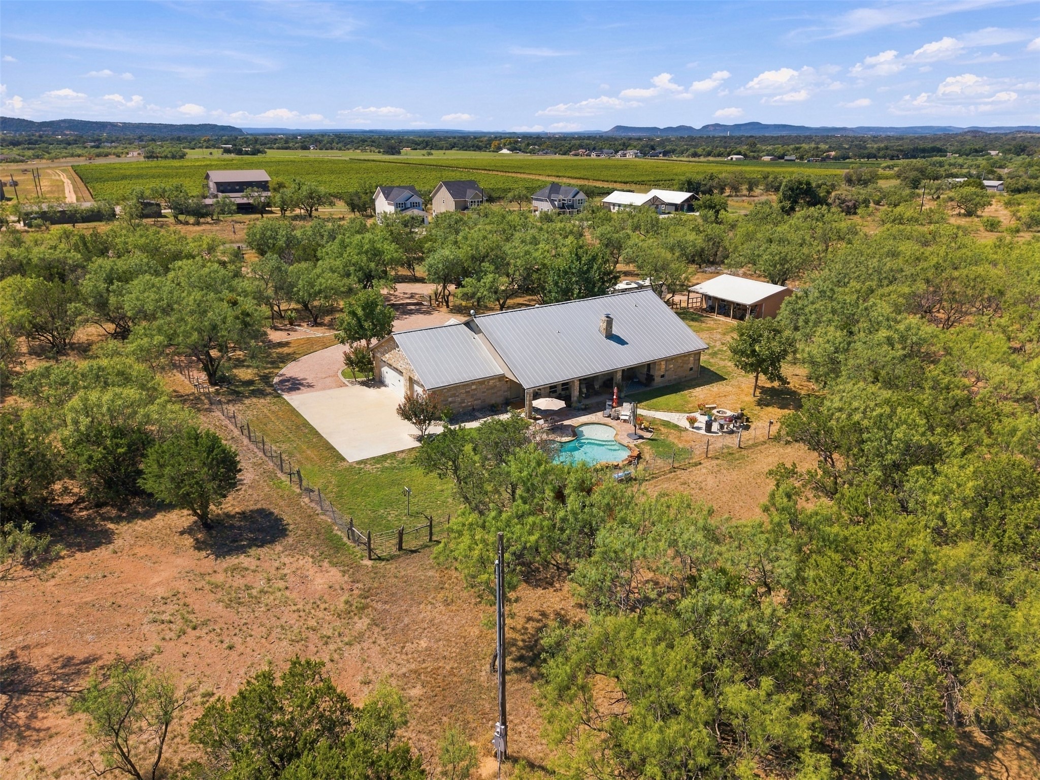 main property photo 10