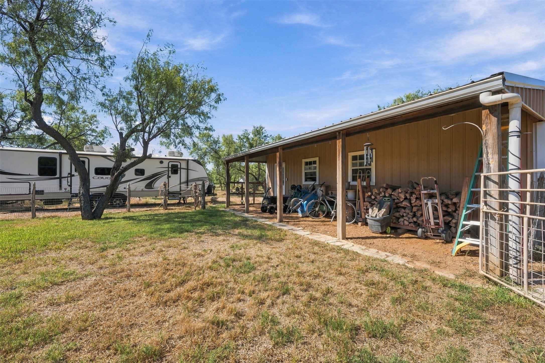 main property photo 19