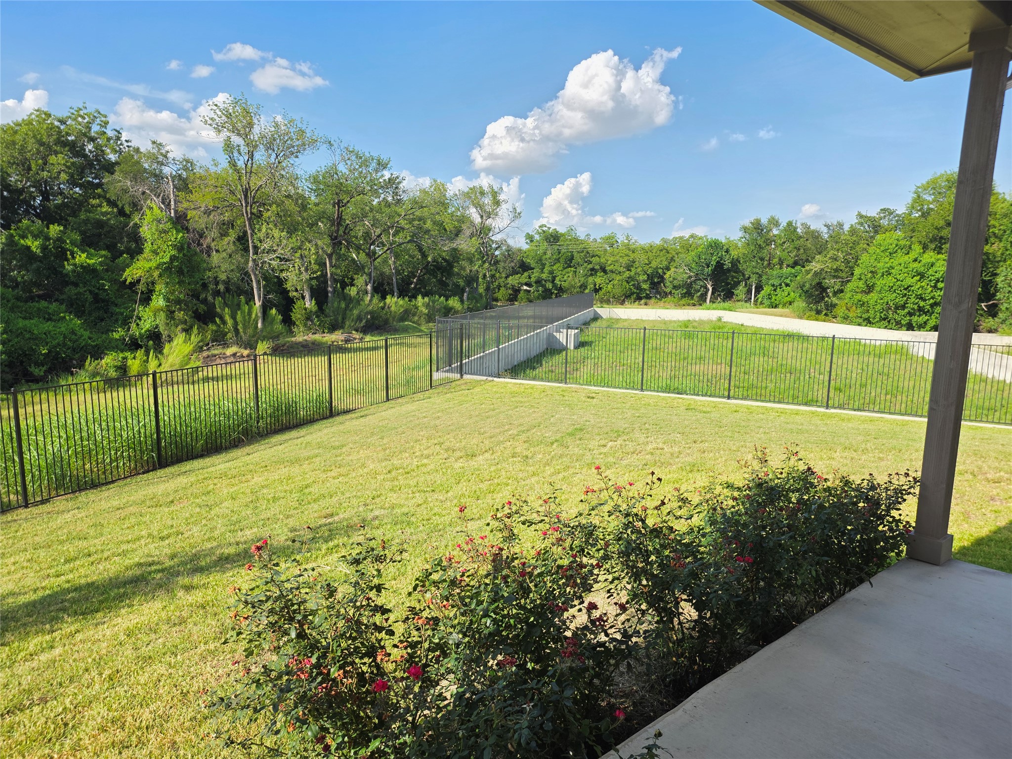 main property photo 29