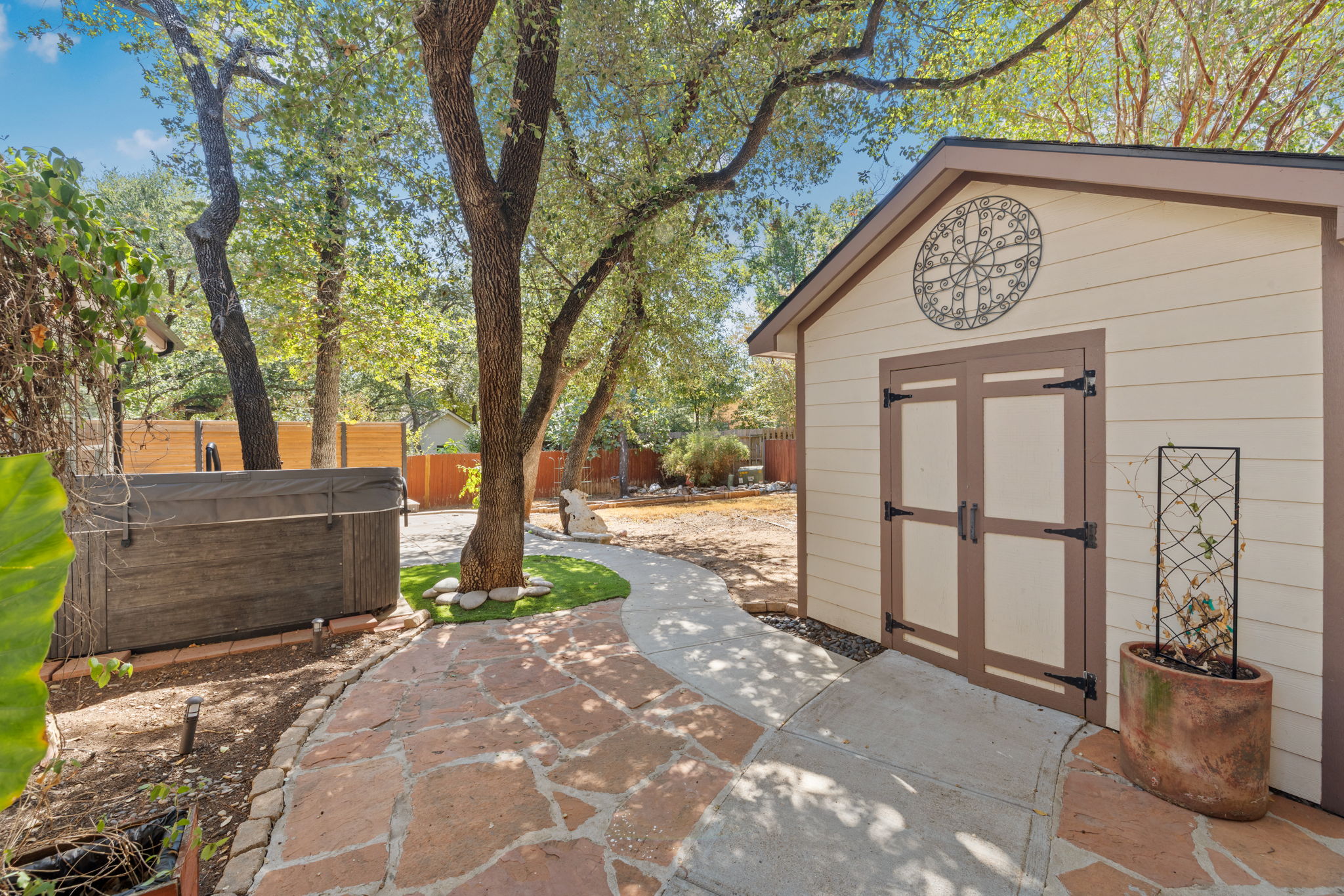main property photo 35