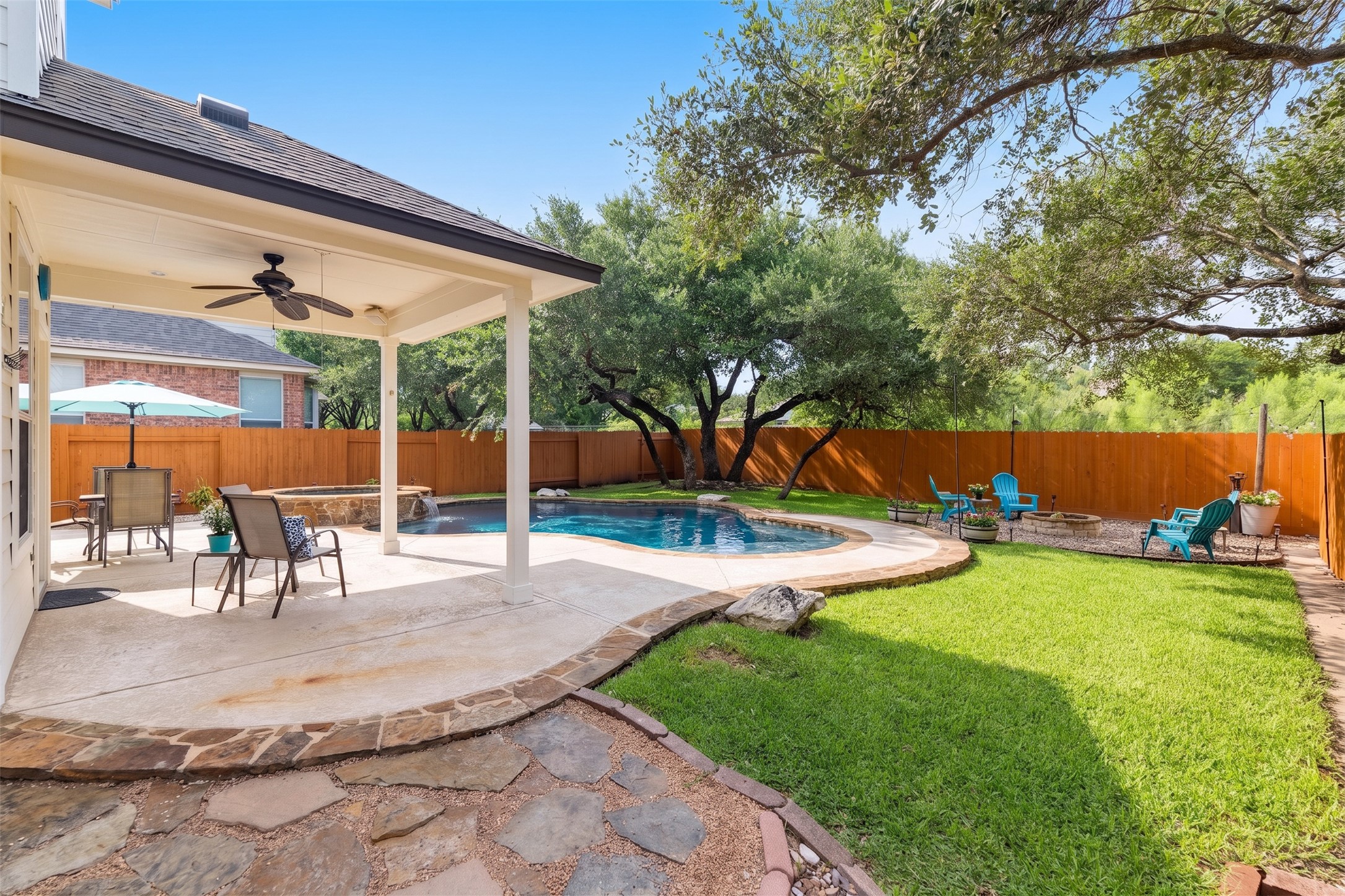 main property photo 27
