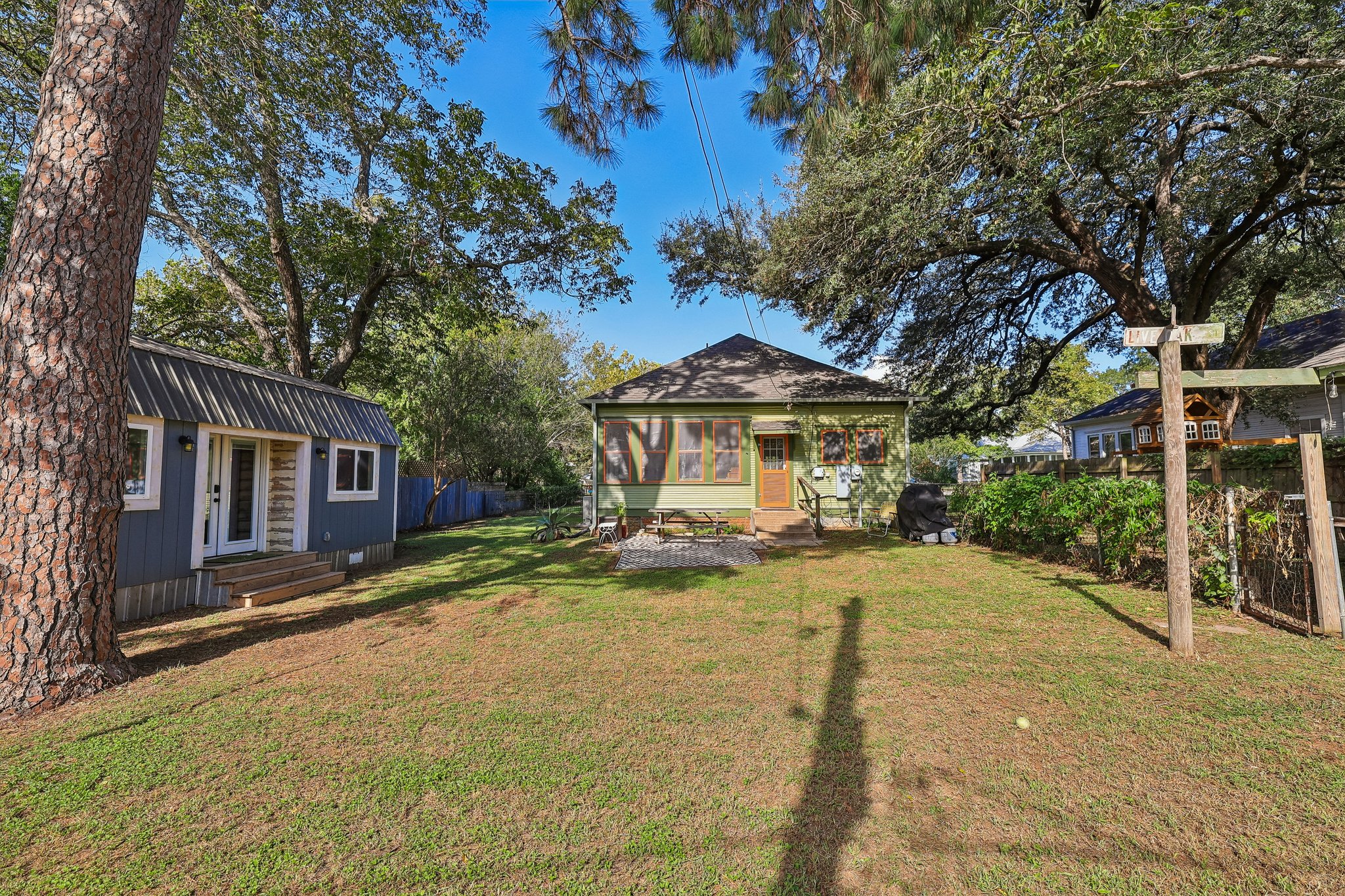 main property photo 31