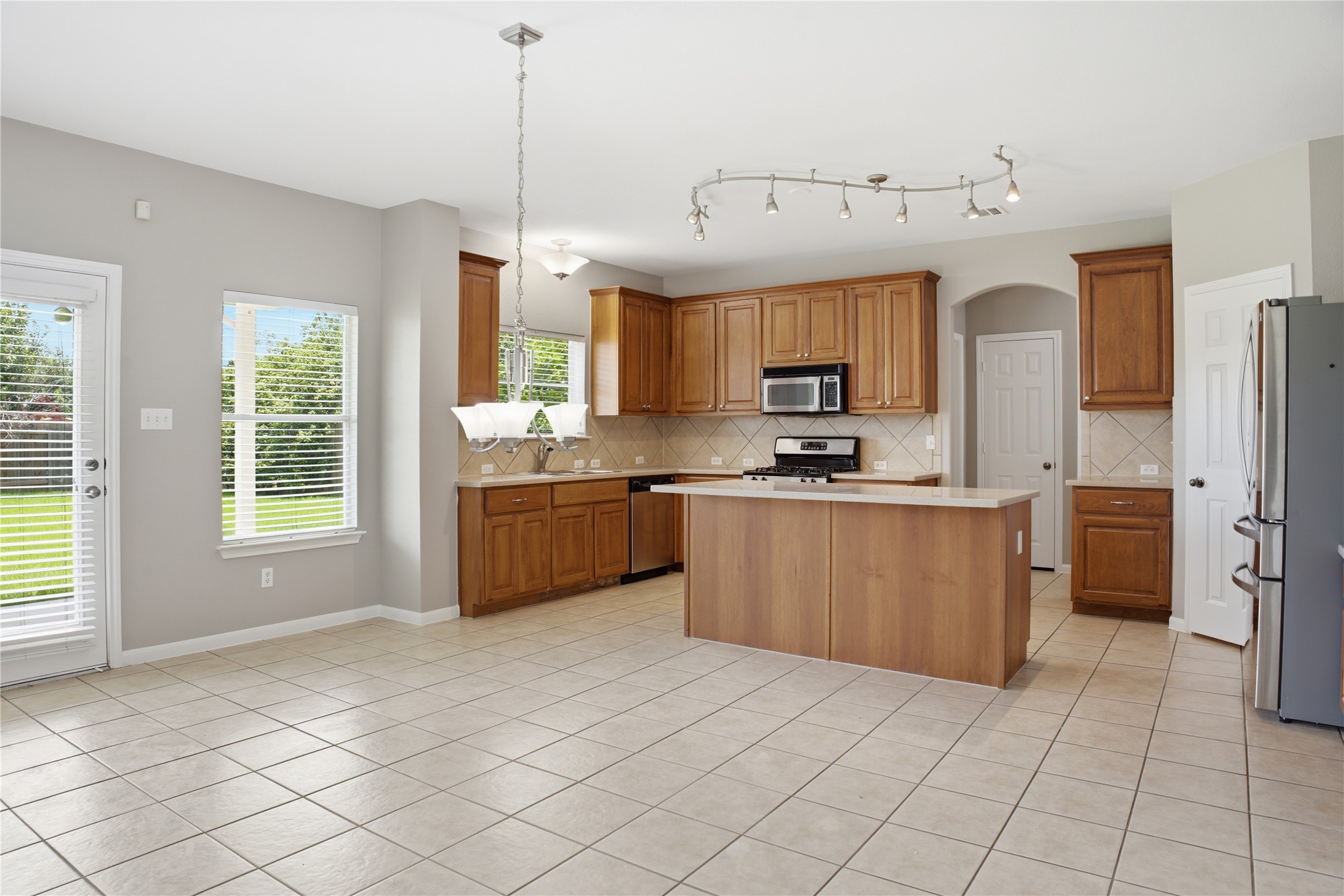 main property photo 7