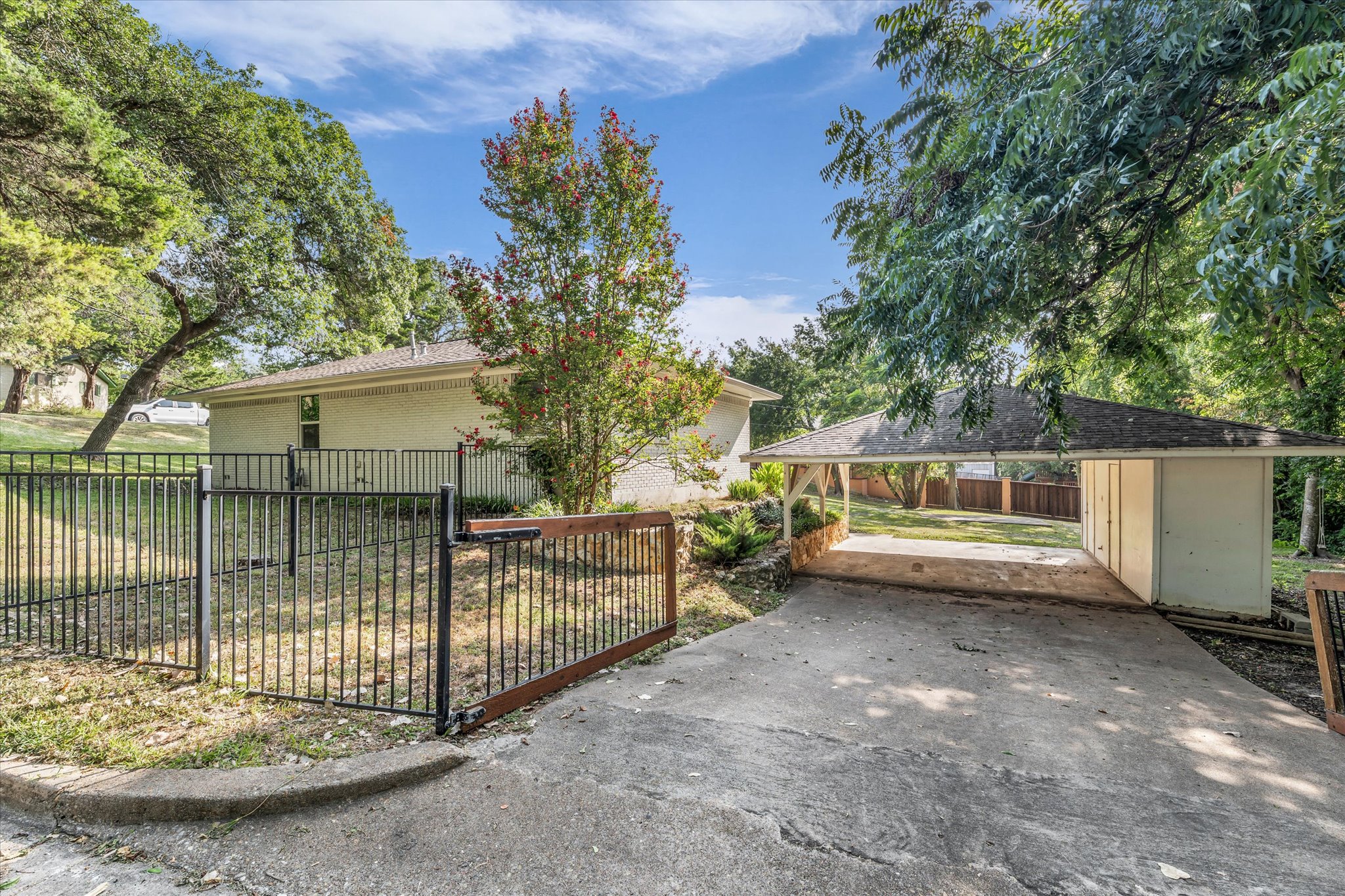 main property photo 35