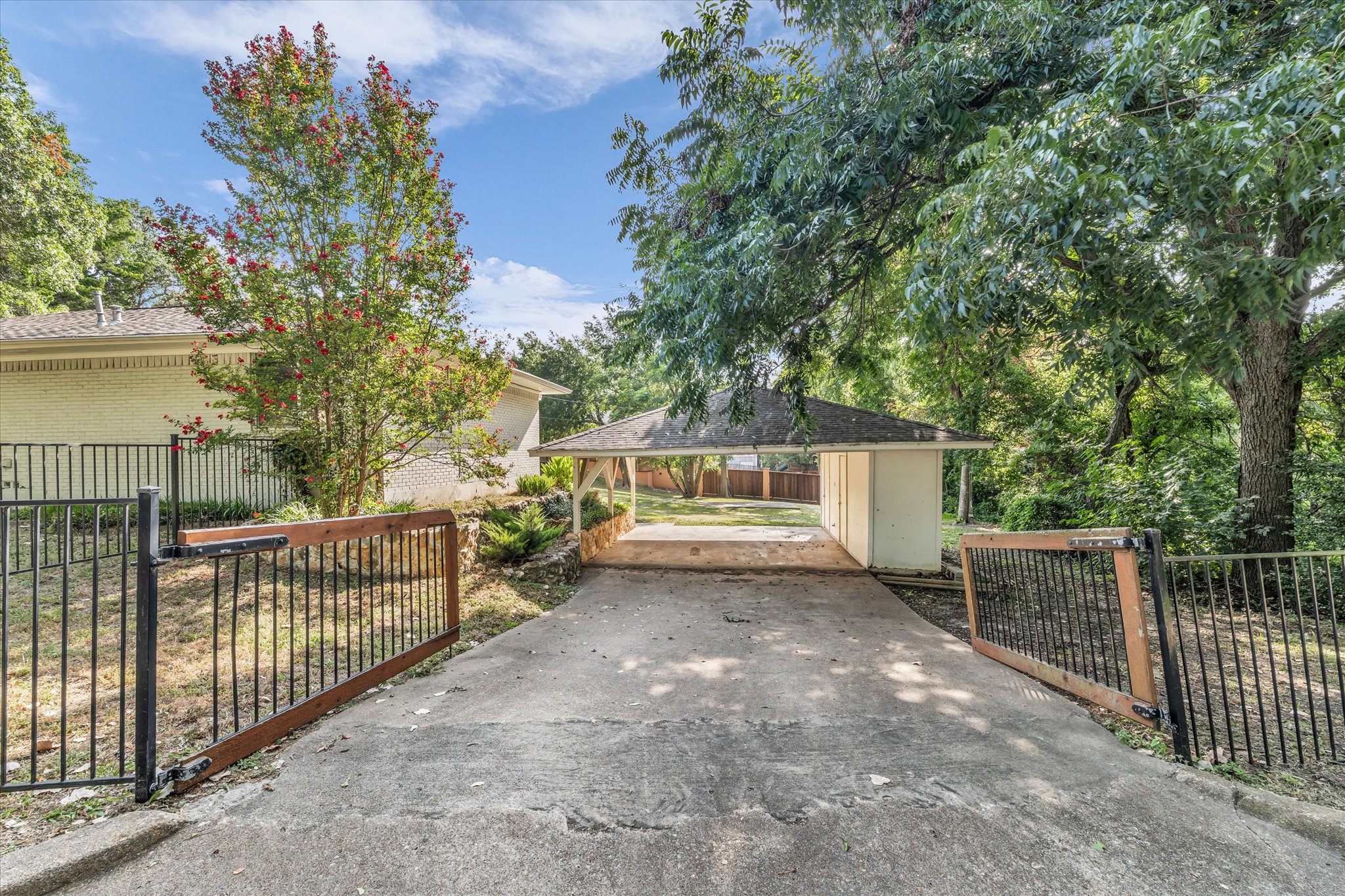 main property photo 36