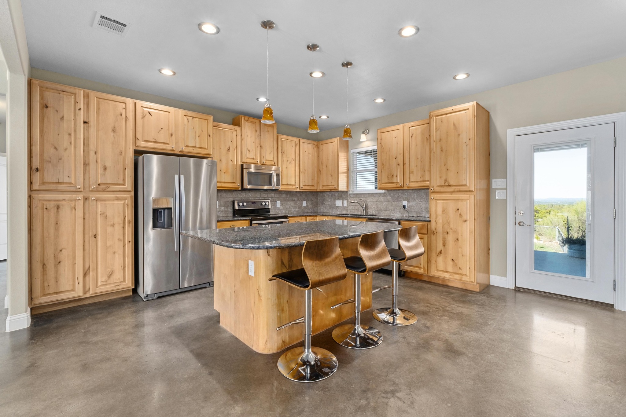 main property photo 11