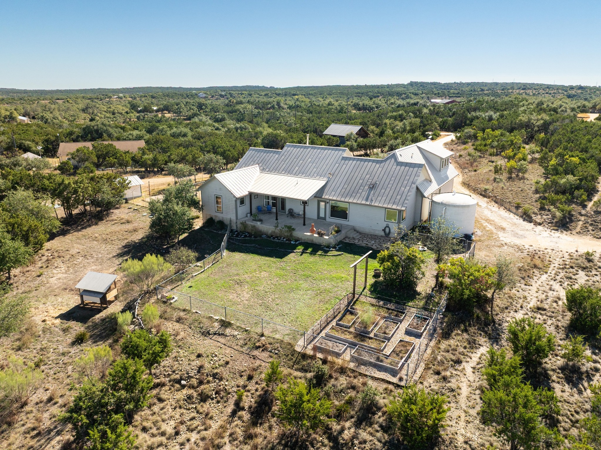 main property photo 3