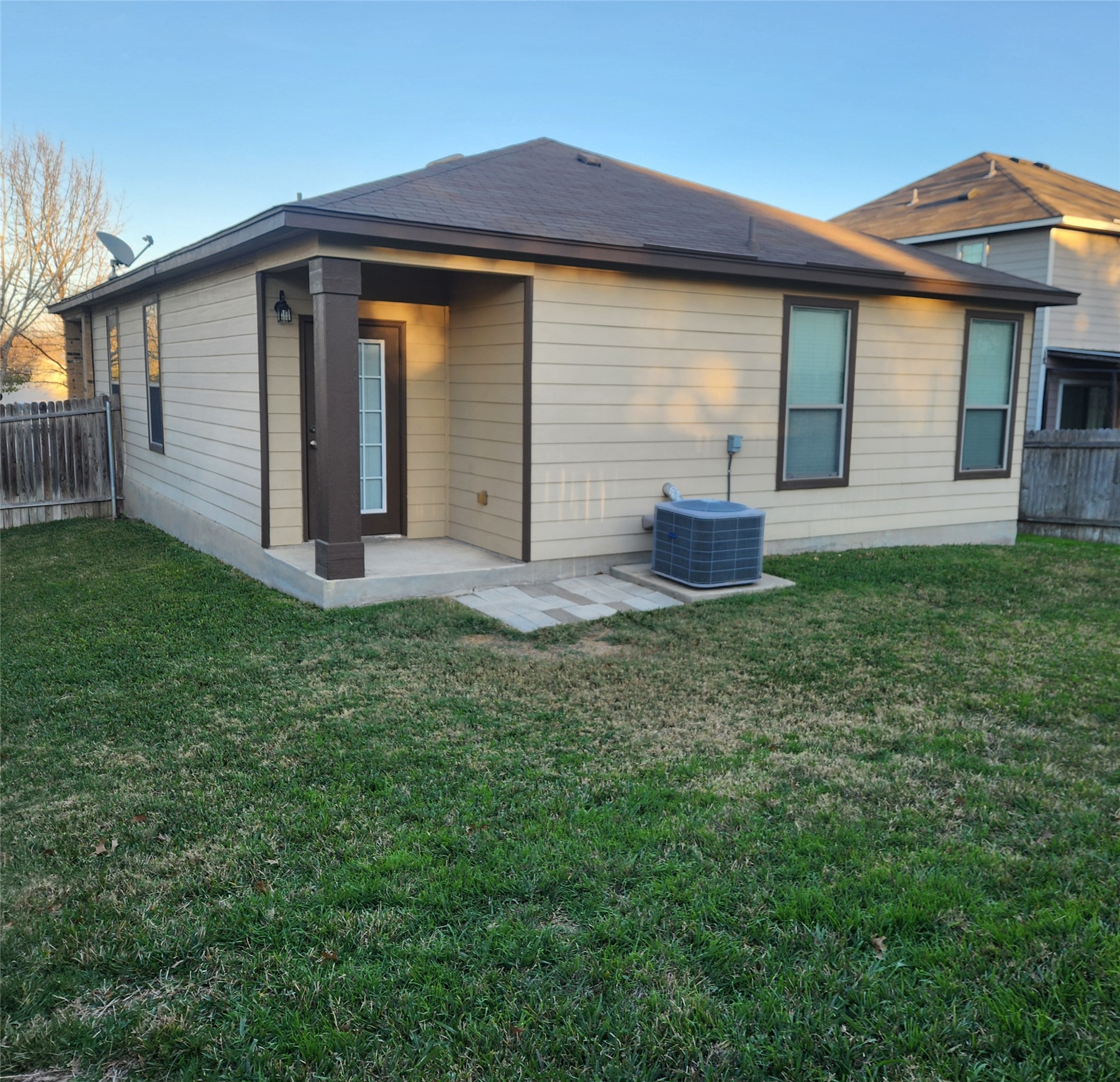 main property photo 14