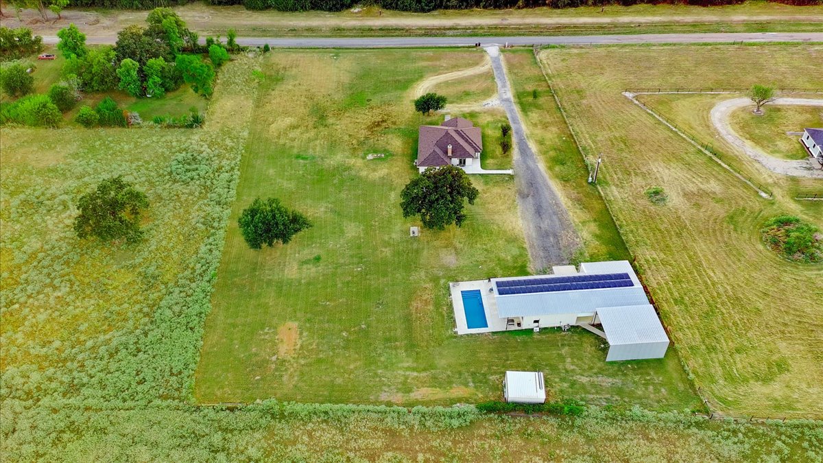 main property photo 32