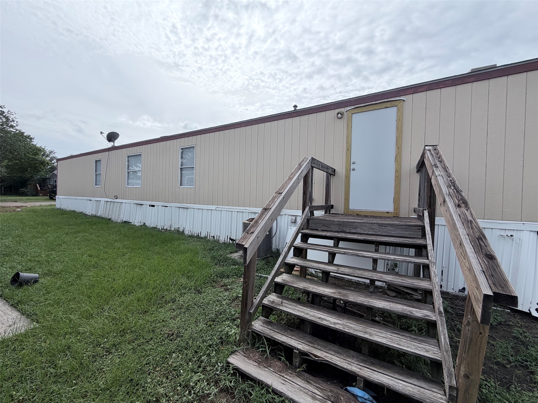 main property photo 17