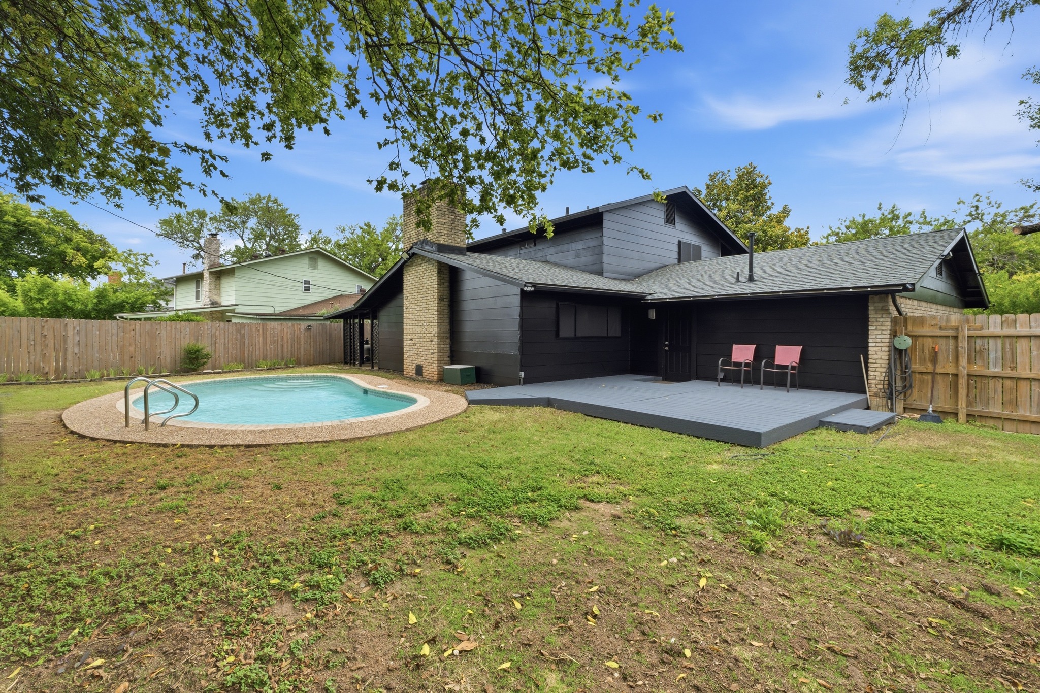 main property photo 30