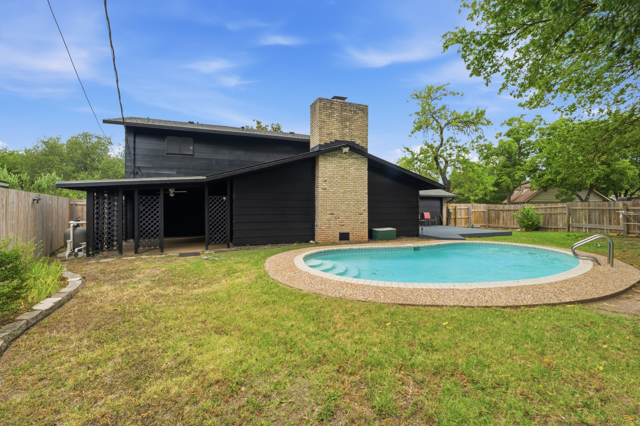 main property photo 33