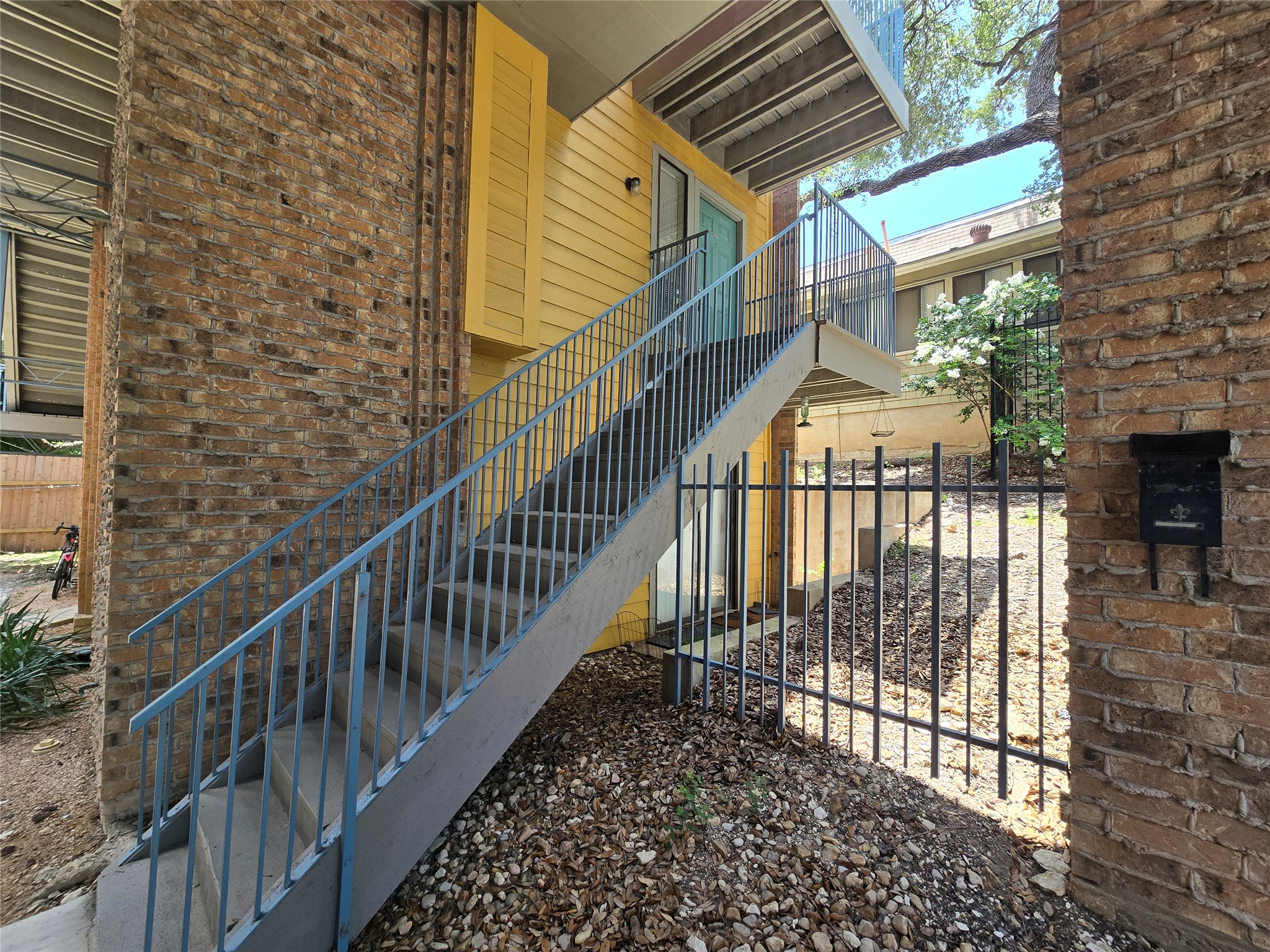 main property photo 4