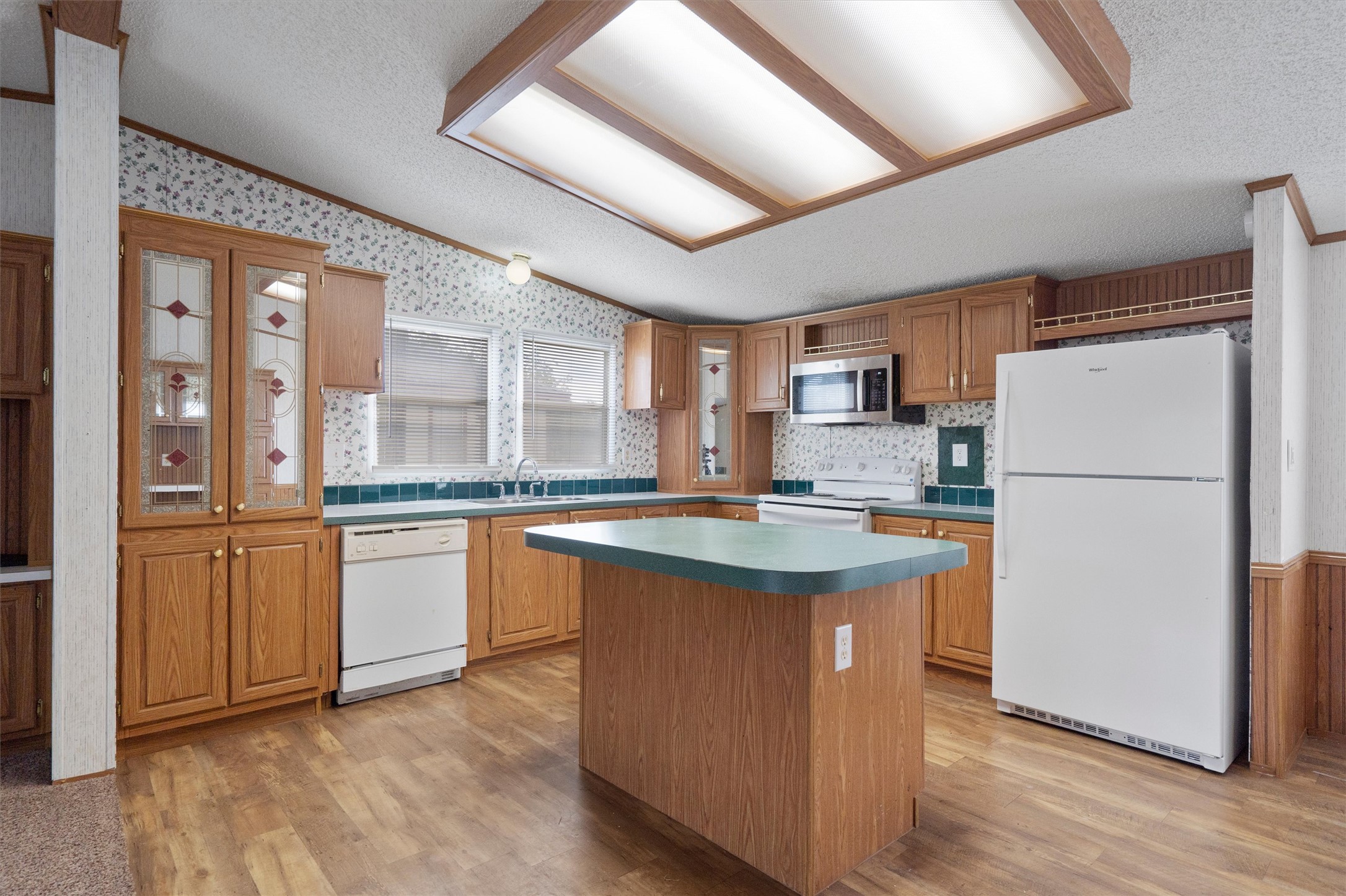 main property photo 9