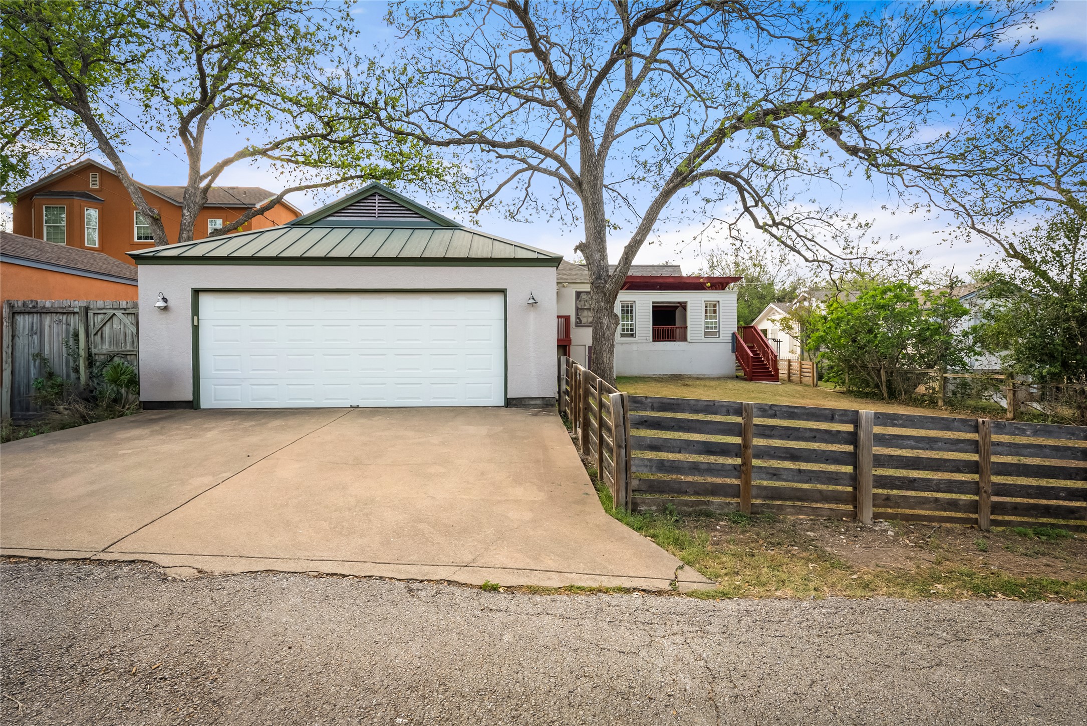 main property photo 29