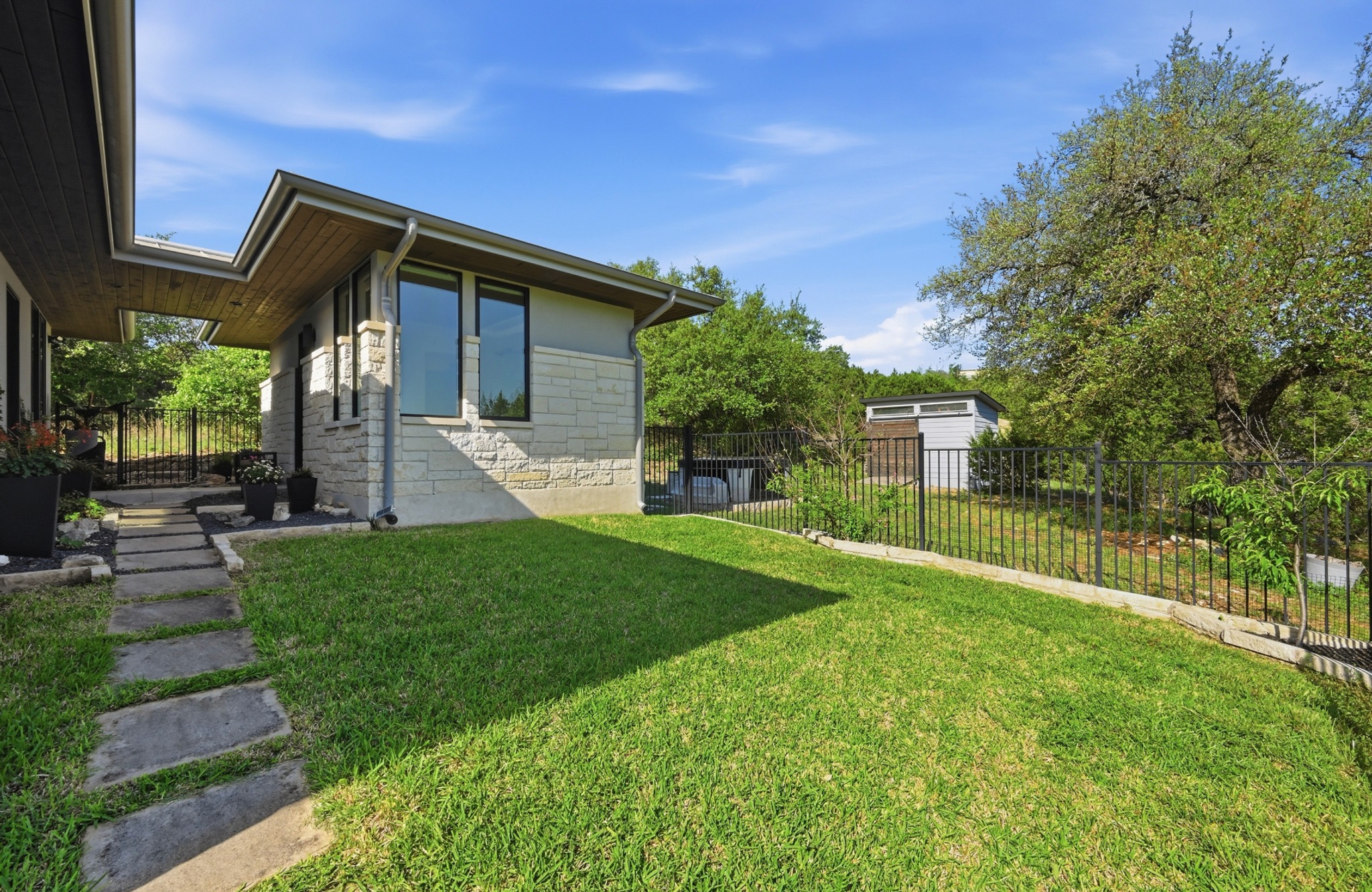 main property photo 36