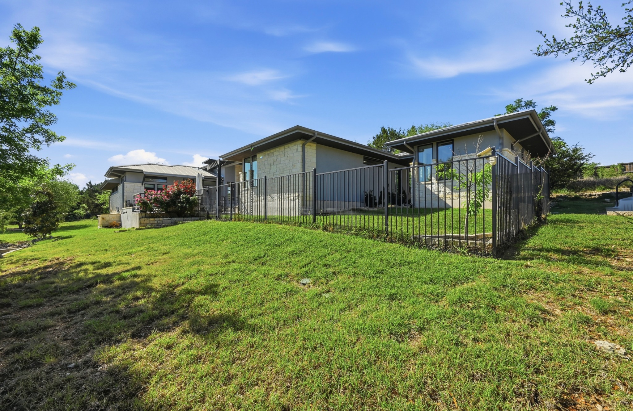 main property photo 38